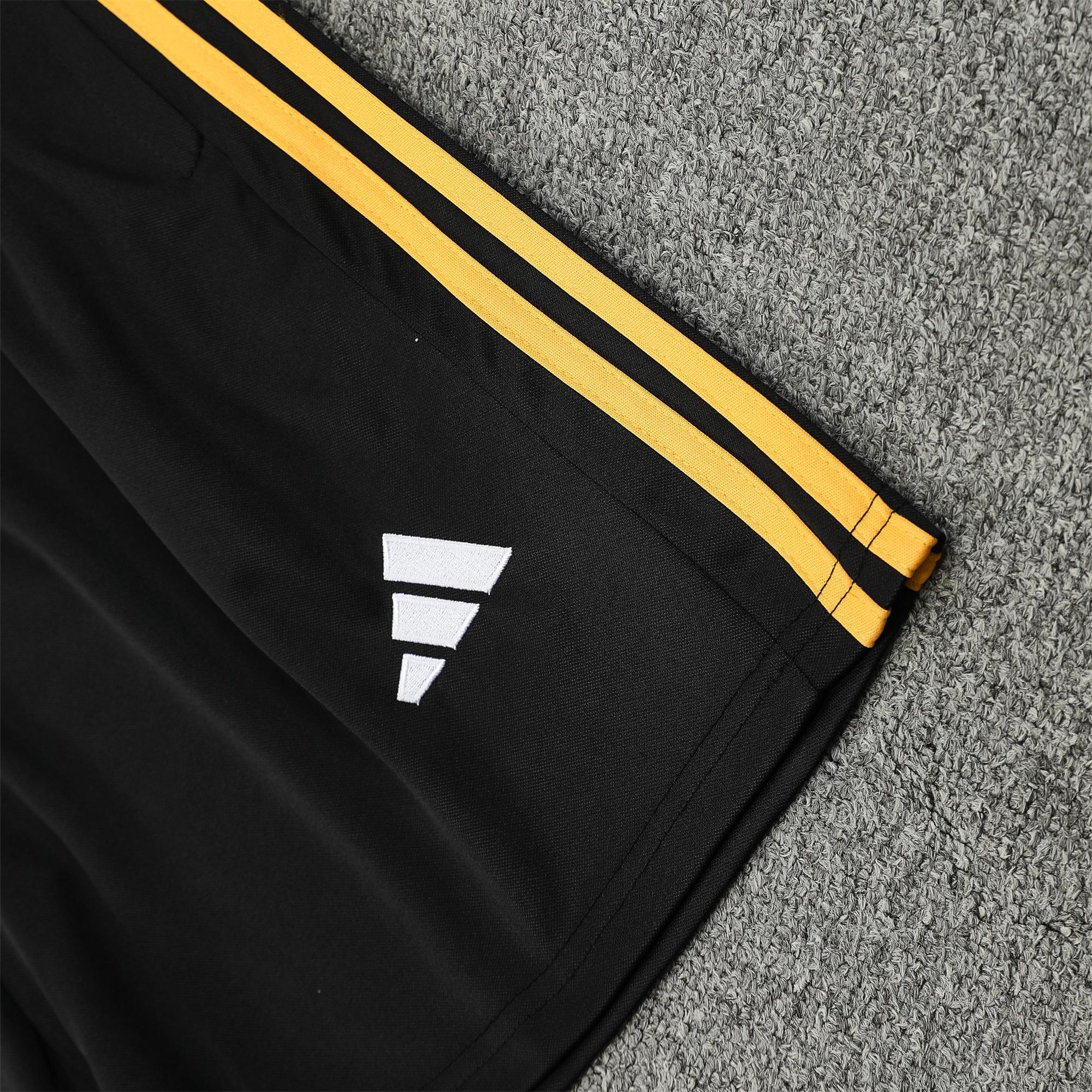 JerseysGala.com | Real Madrid 24-25 Short-Sleeve Training Set - White Leopard Top & Black Shorts -Customize Name, Number and Patch | Worldwide Shipping