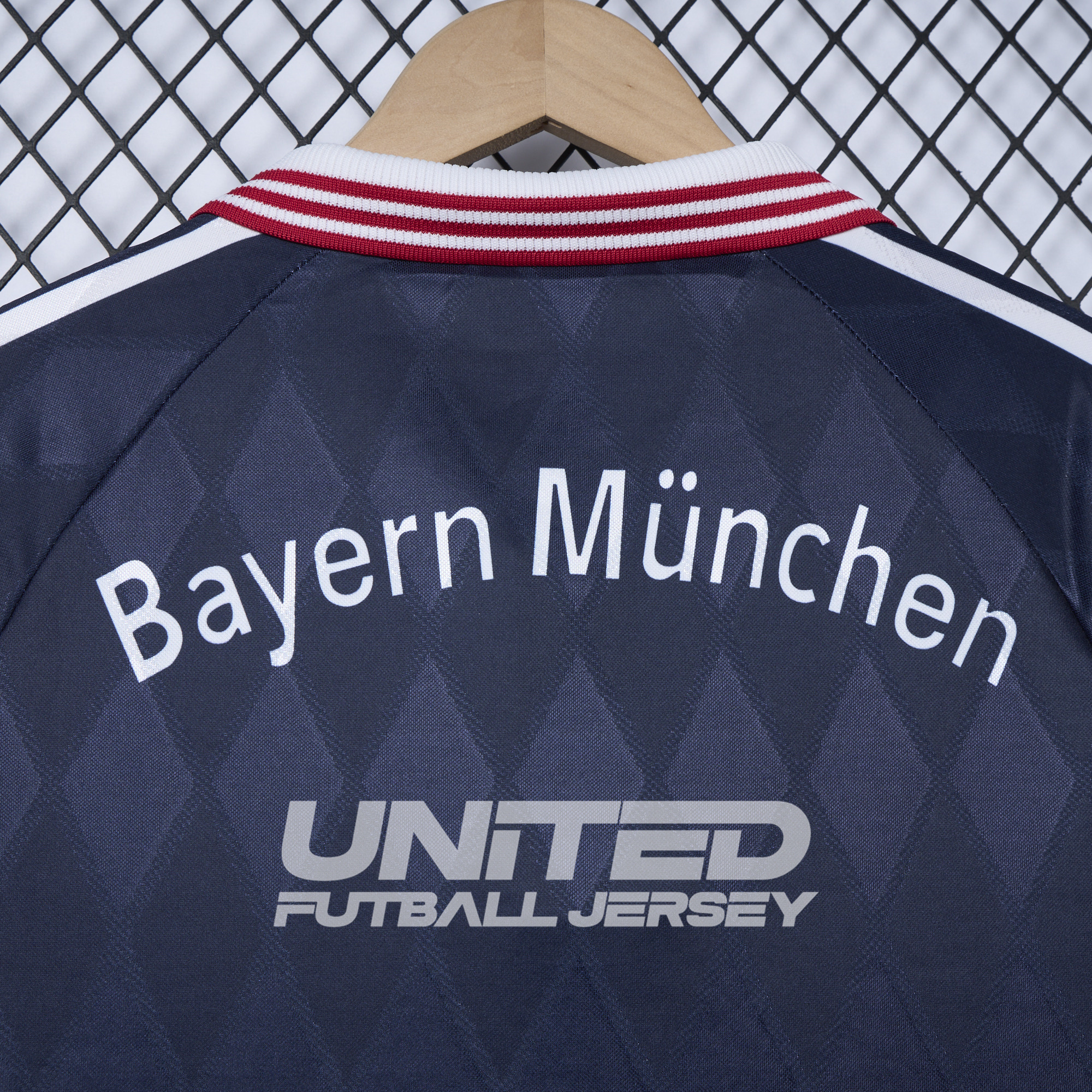 foot-Retro Bayern Munich 1997-99 Home Long Jersey