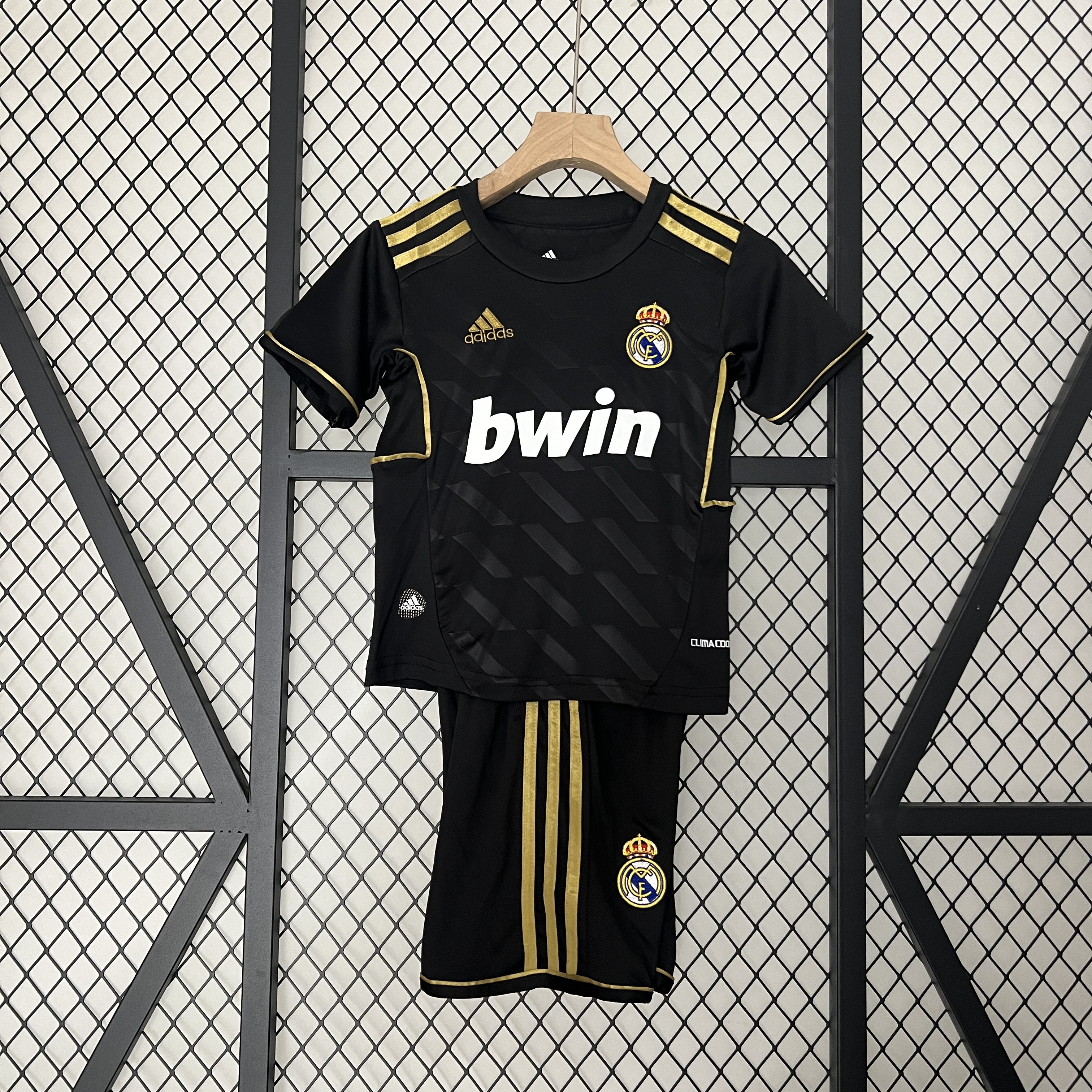 ManixJersey.com | Retro Real Madrid 11-12 Away Stadium Kids Kit -Customize Name, Number and Patch | Worldwide Shipping