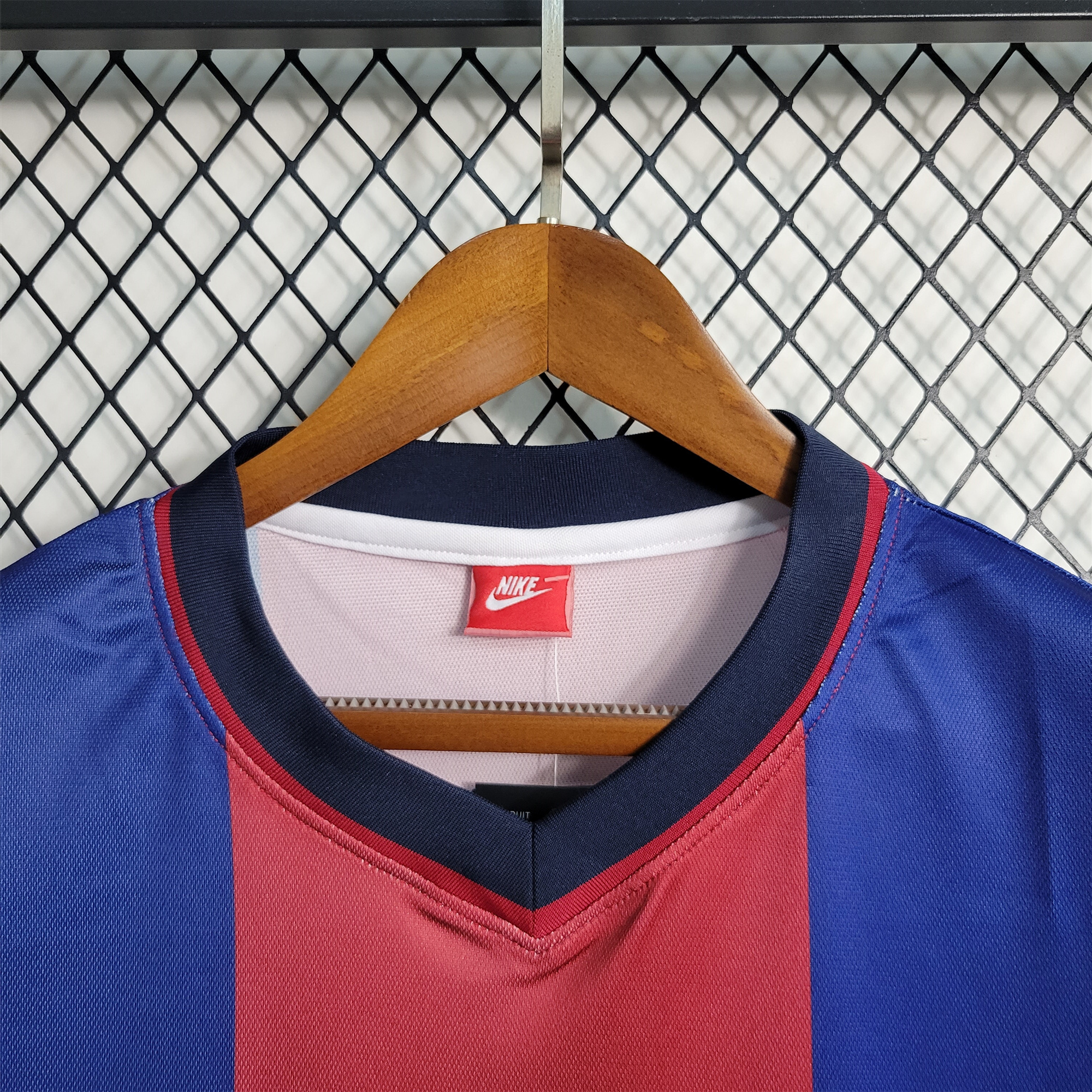 SIUjerseys-Retro Barcelona 98-99 Home Stadium Jersey