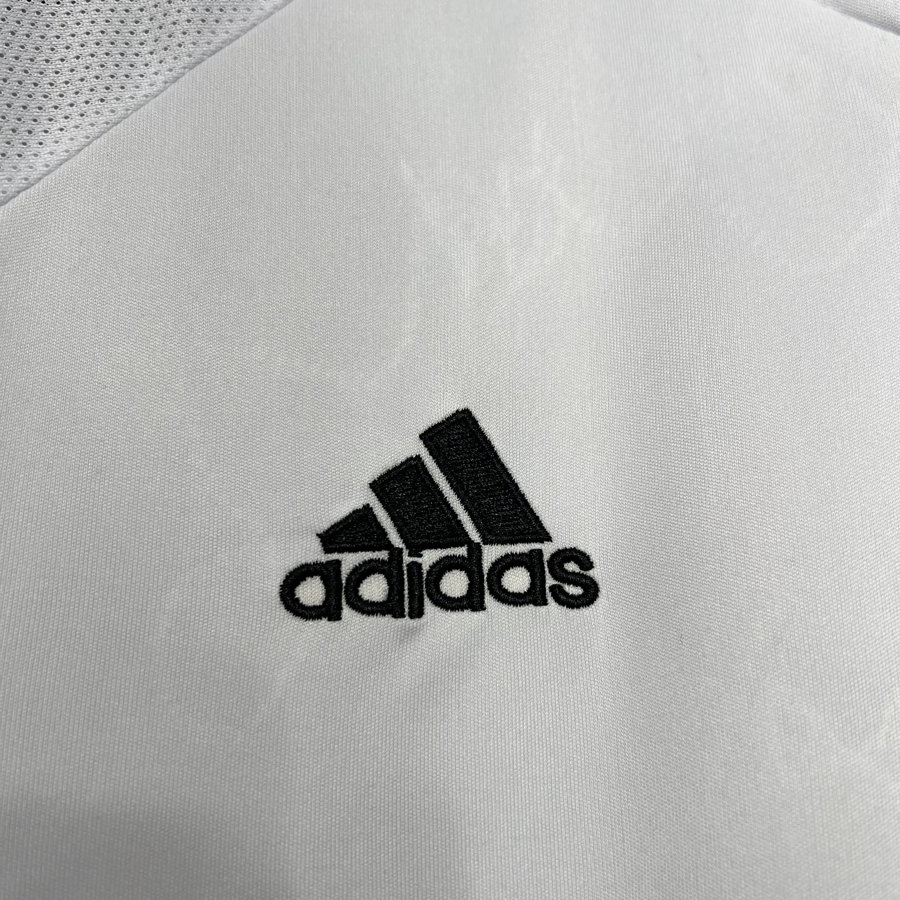 JerseysGala.com | Retro Real Madrid 05-06 Home Stadium Jersey -Customize Name, Number and Patch | Worldwide Shipping