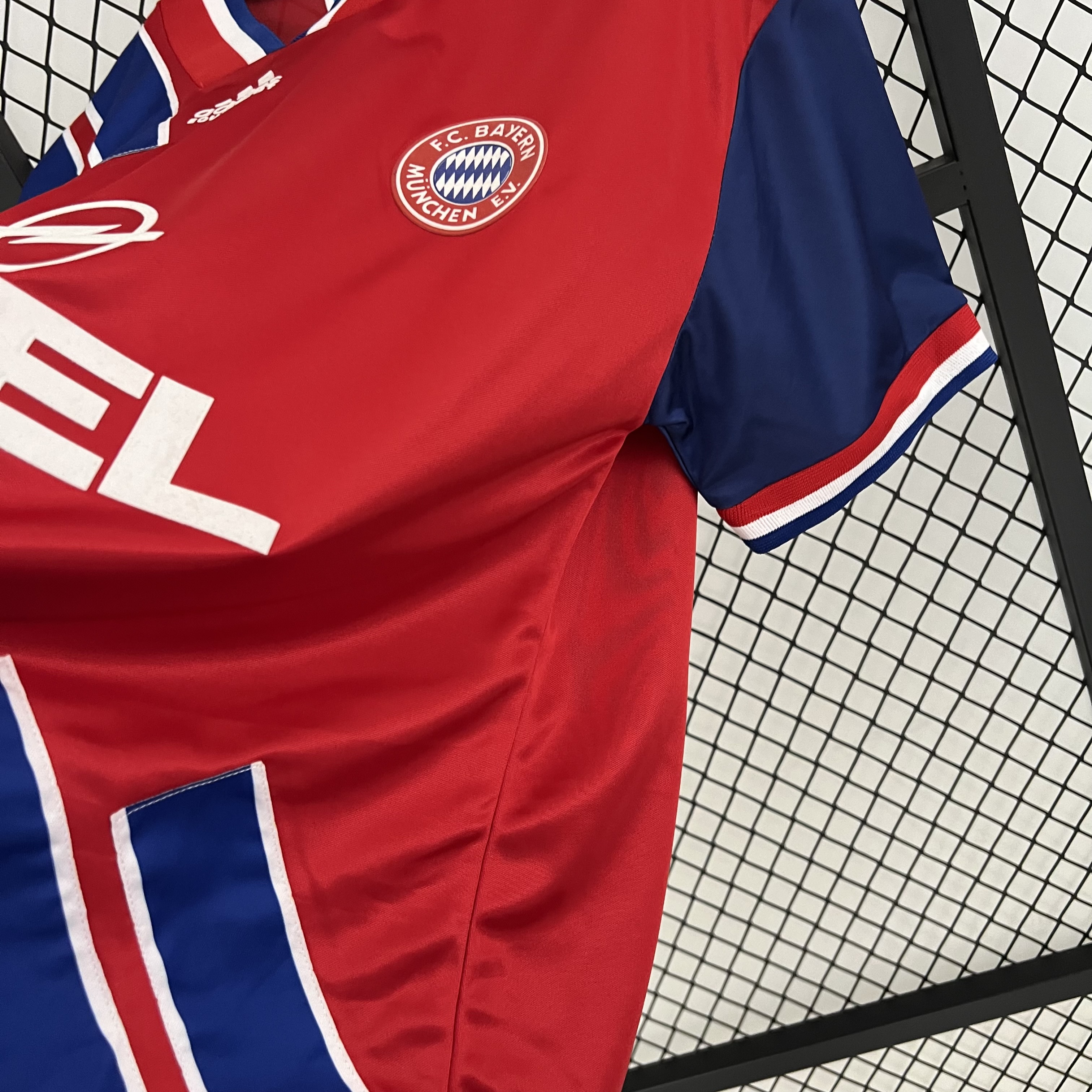 SIUjerseys-Retro Bayern Munich 93-95 Home Stadium Jersey