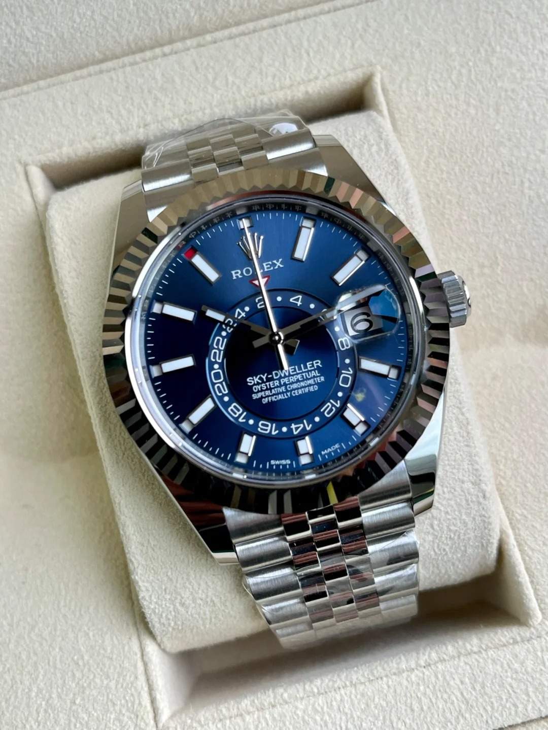 brand Rolex Sky-Dweller Oyster Perpetual 326934-0004 luxury watch for sale – NeveReL
