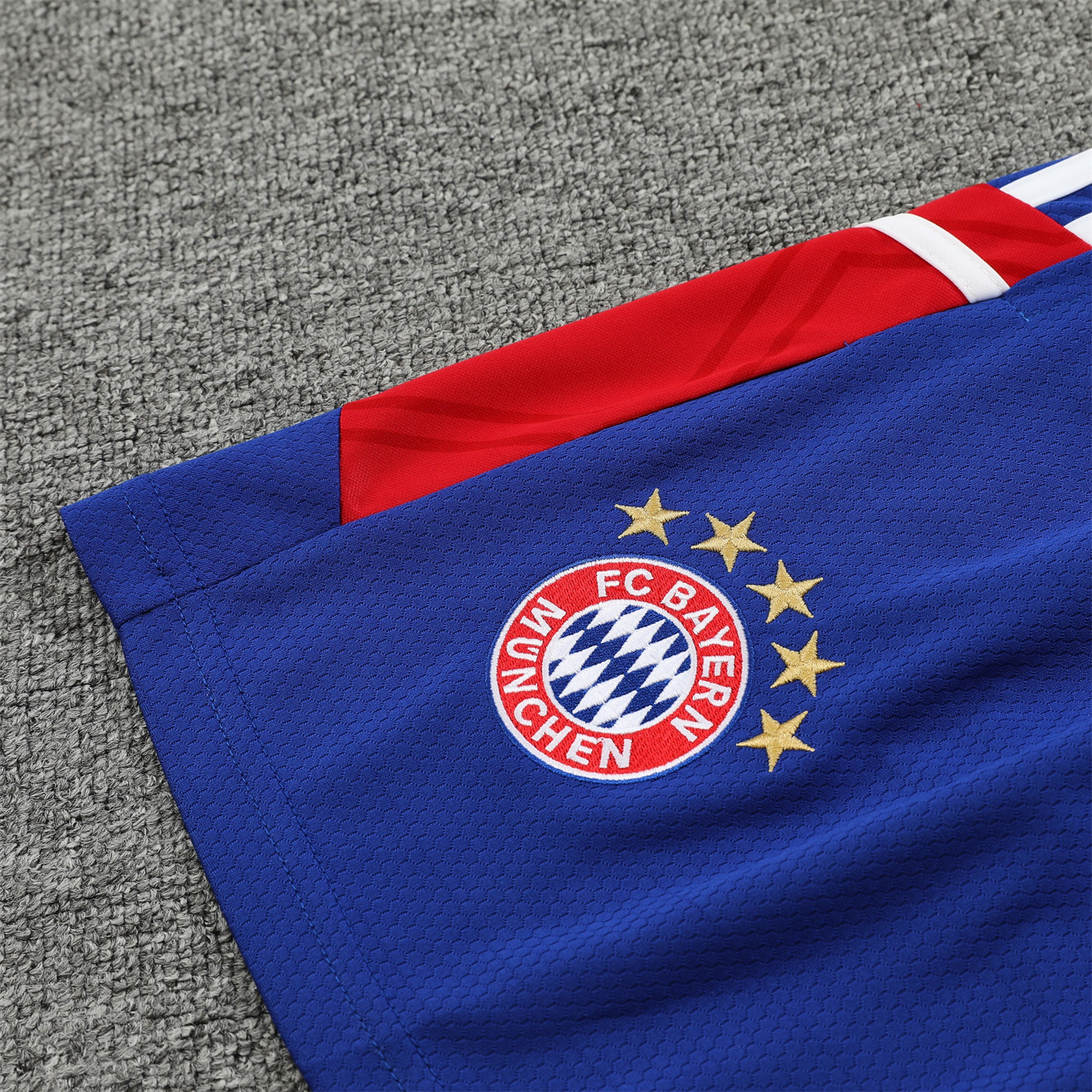Bayern Munich 23-24 Red BlueTraining Vest Suit:football jersey mysite: unitedjerseyfootball 邓江浪:football