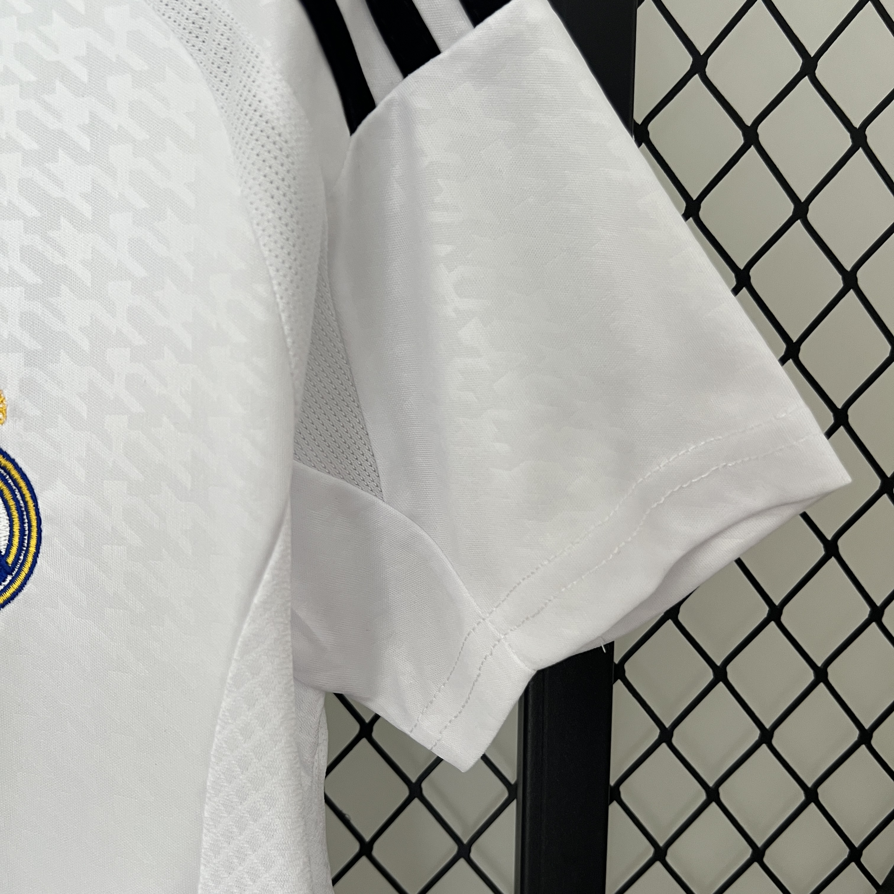 ManixJersey.com | Women's Real Madrid 24-25 Home Stadium Jersey -Customize Name, Number and Patch | Worldwide Shipping