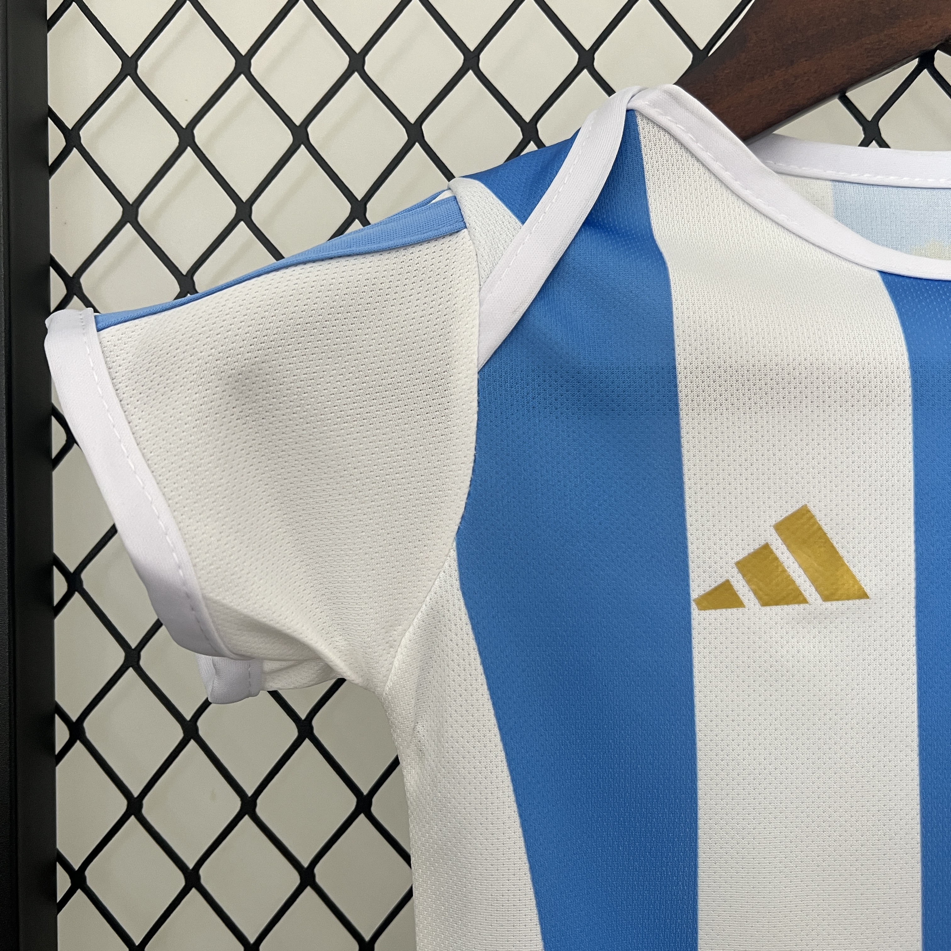 ManixJersey.com | Argentina 2024 Home Baby Crawling Suit -Customize Name, Number and Patch | Worldwide Shipping