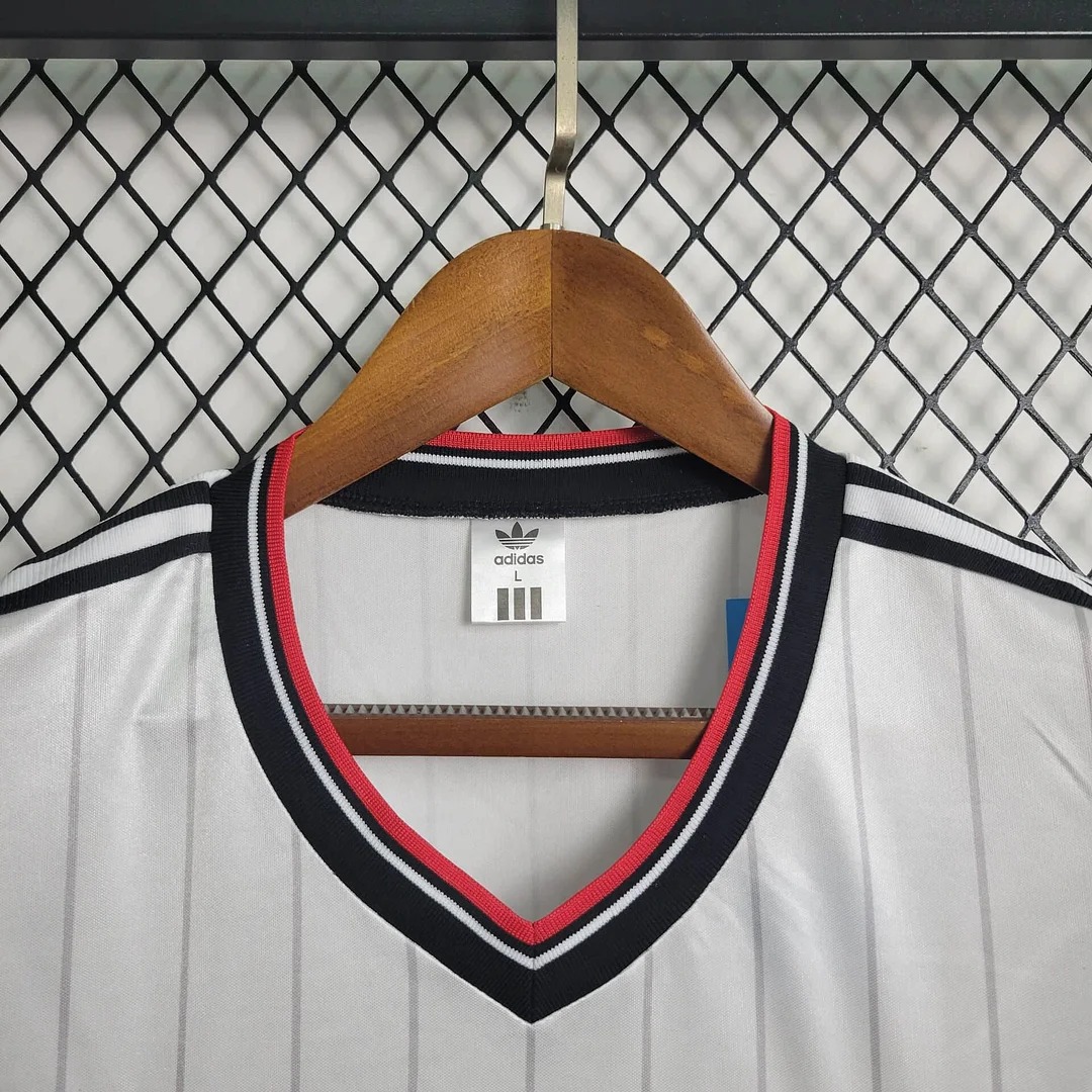 ManixJersey.com | Retro Manchester United 82-83 Away Jersey -Customize Name, Number and Patch | Worldwide Shipping