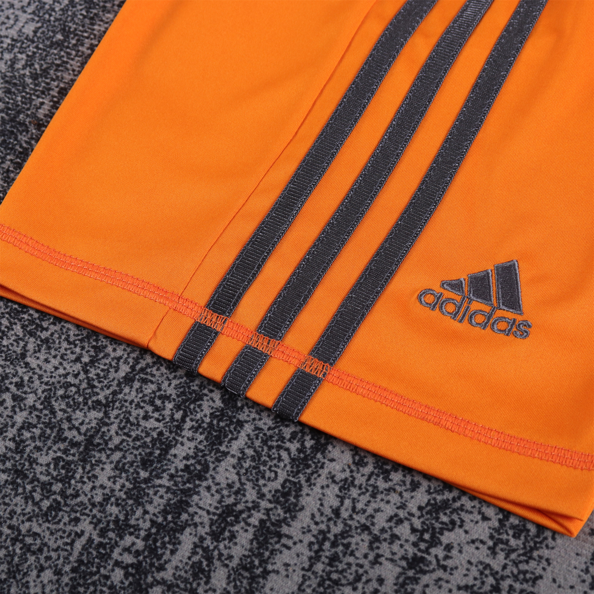 ManixJersey.com | Retro Real Madrid 2013-14 Third Kids Kit -Customize Name, Number and Patch | Worldwide Shipping