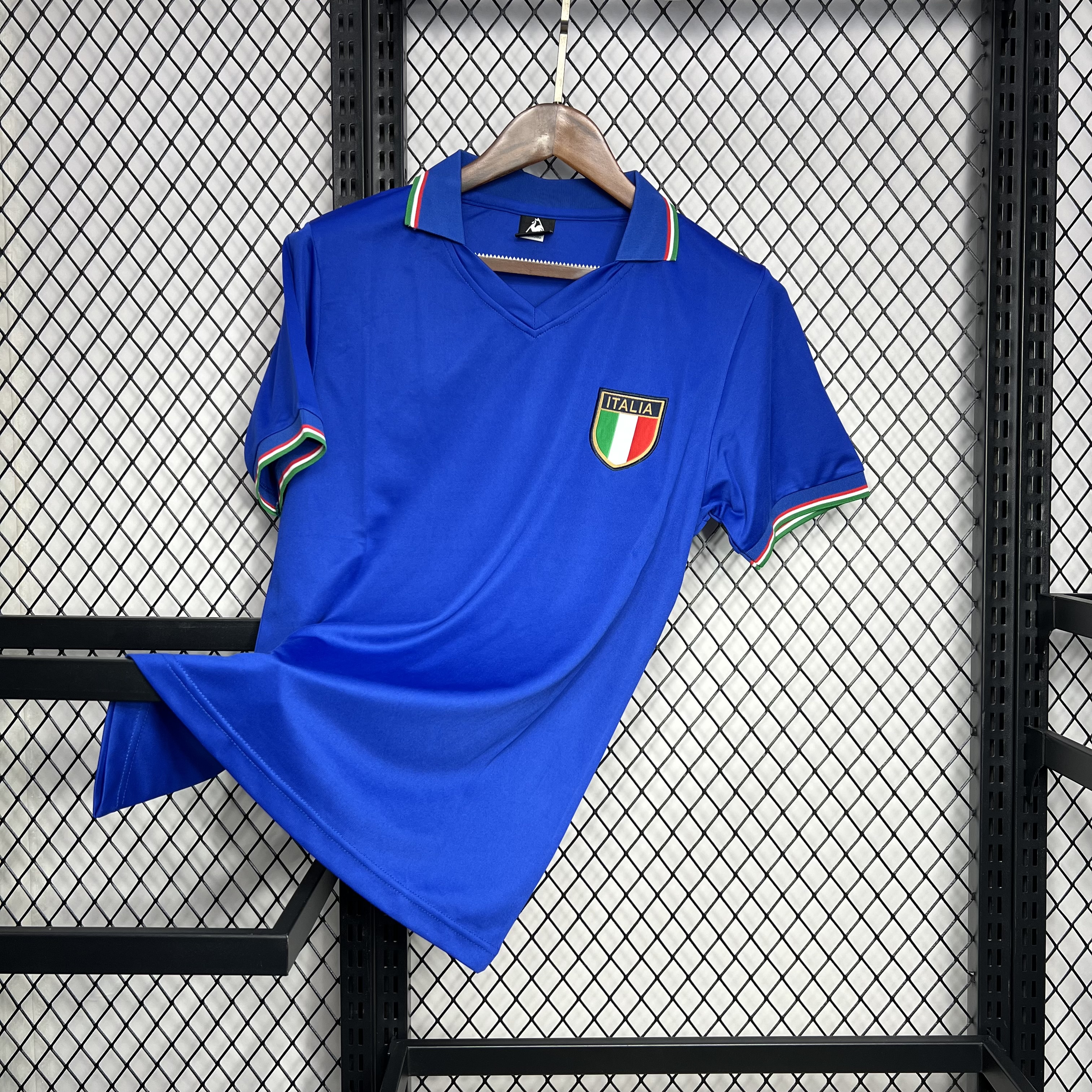SIUjerseys-Retro Italy 1982 Home Stadium Jersey