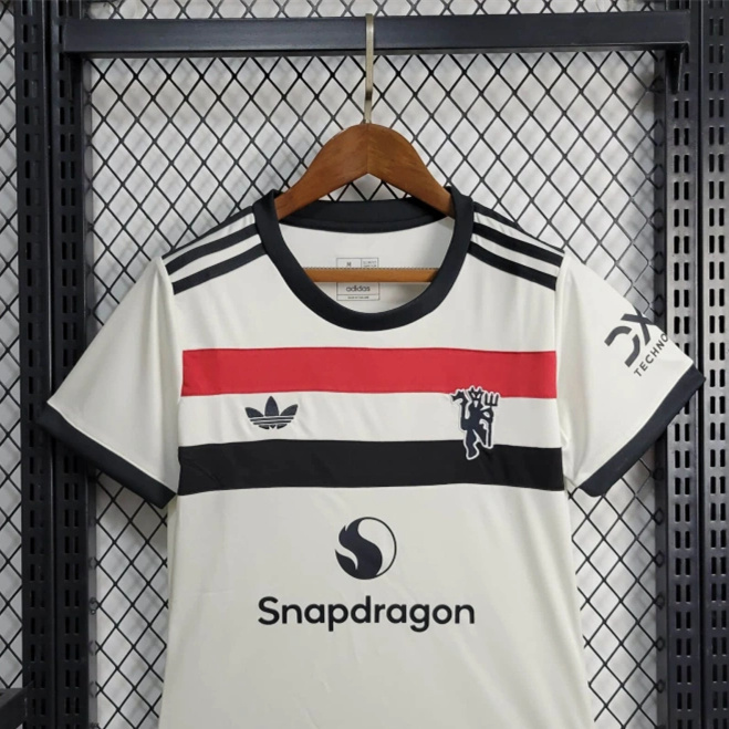 SIUjerseys-Women's Manchester United 24-25 Third Jersey