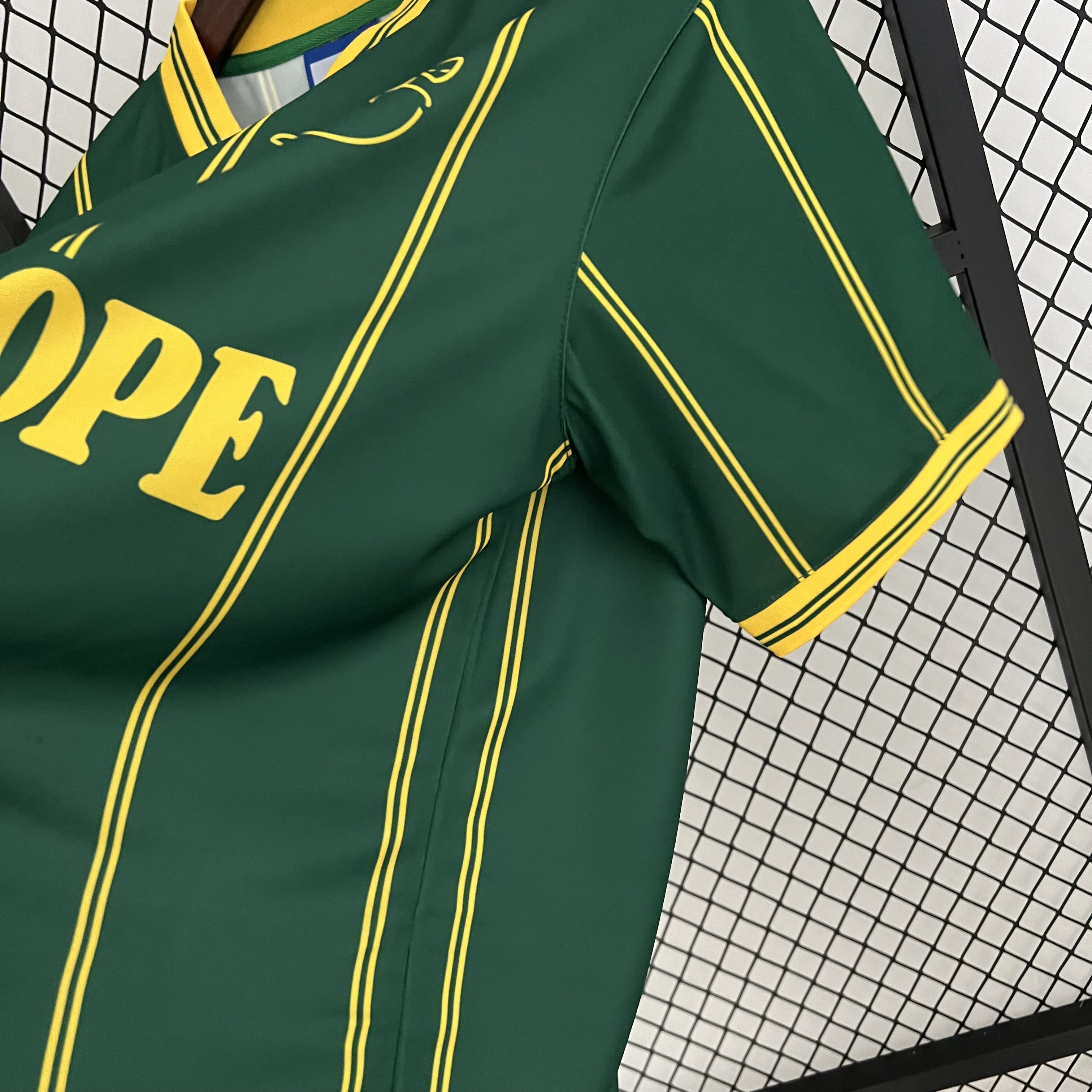 SIUjerseys-Retro Leicester City 1984 Away Jersey