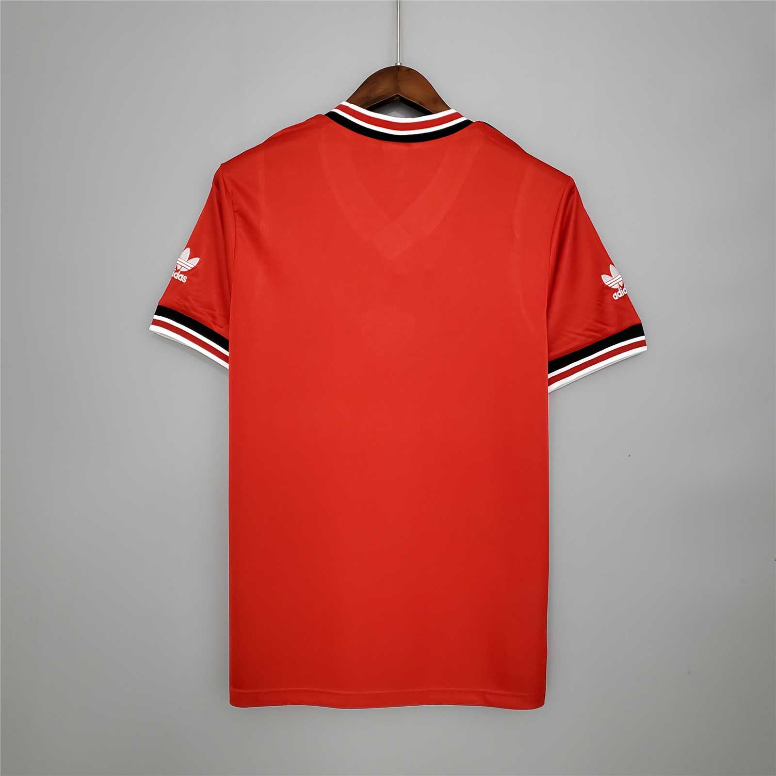ManixJersey.com | Retro Manchester United 85-86 Home Stadium Jersey -Customize Name, Number and Patch | Worldwide Shipping