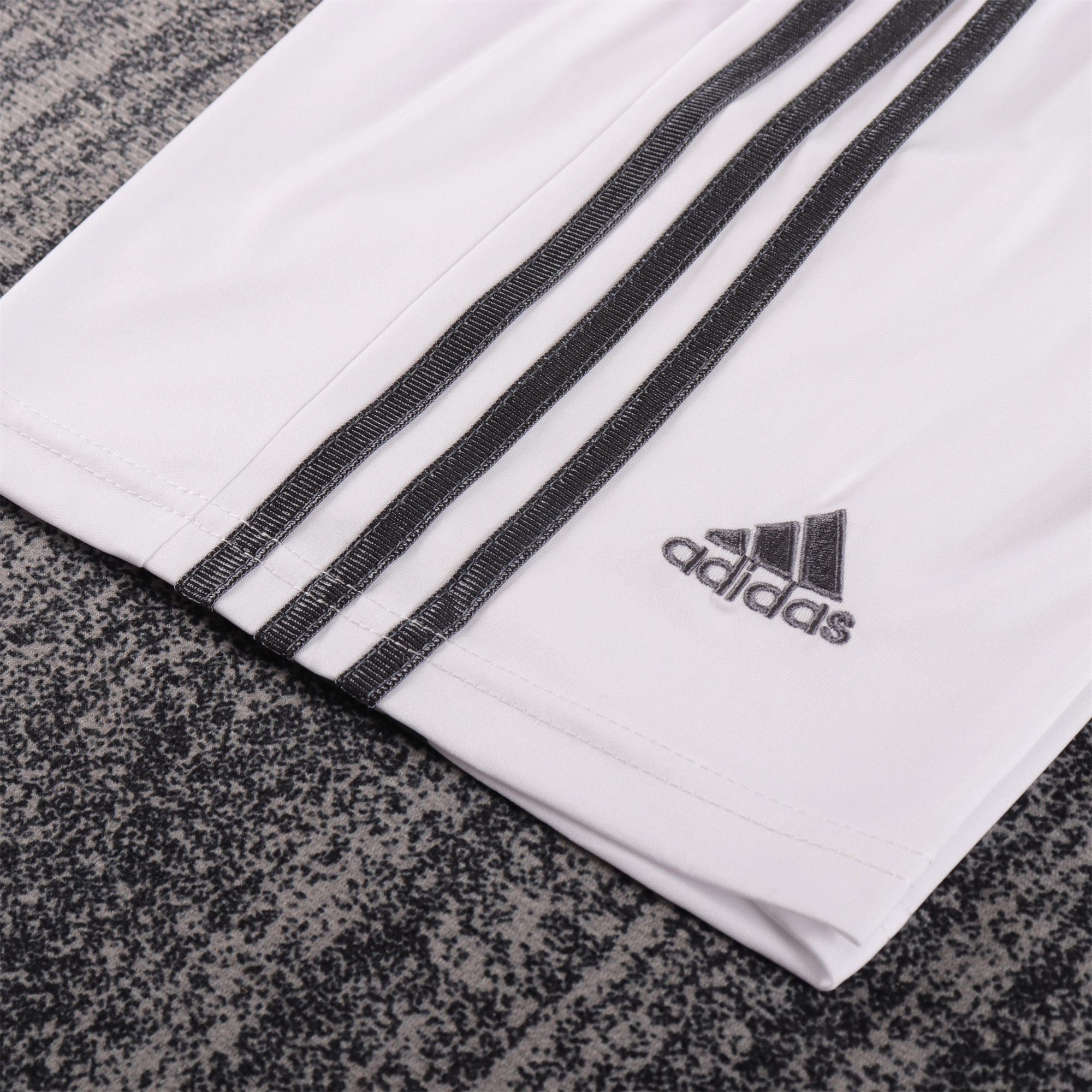 ManixJersey.com | Retro Real Madrid 2013-14 Home Kids Kit -Customize Name, Number and Patch | Worldwide Shipping