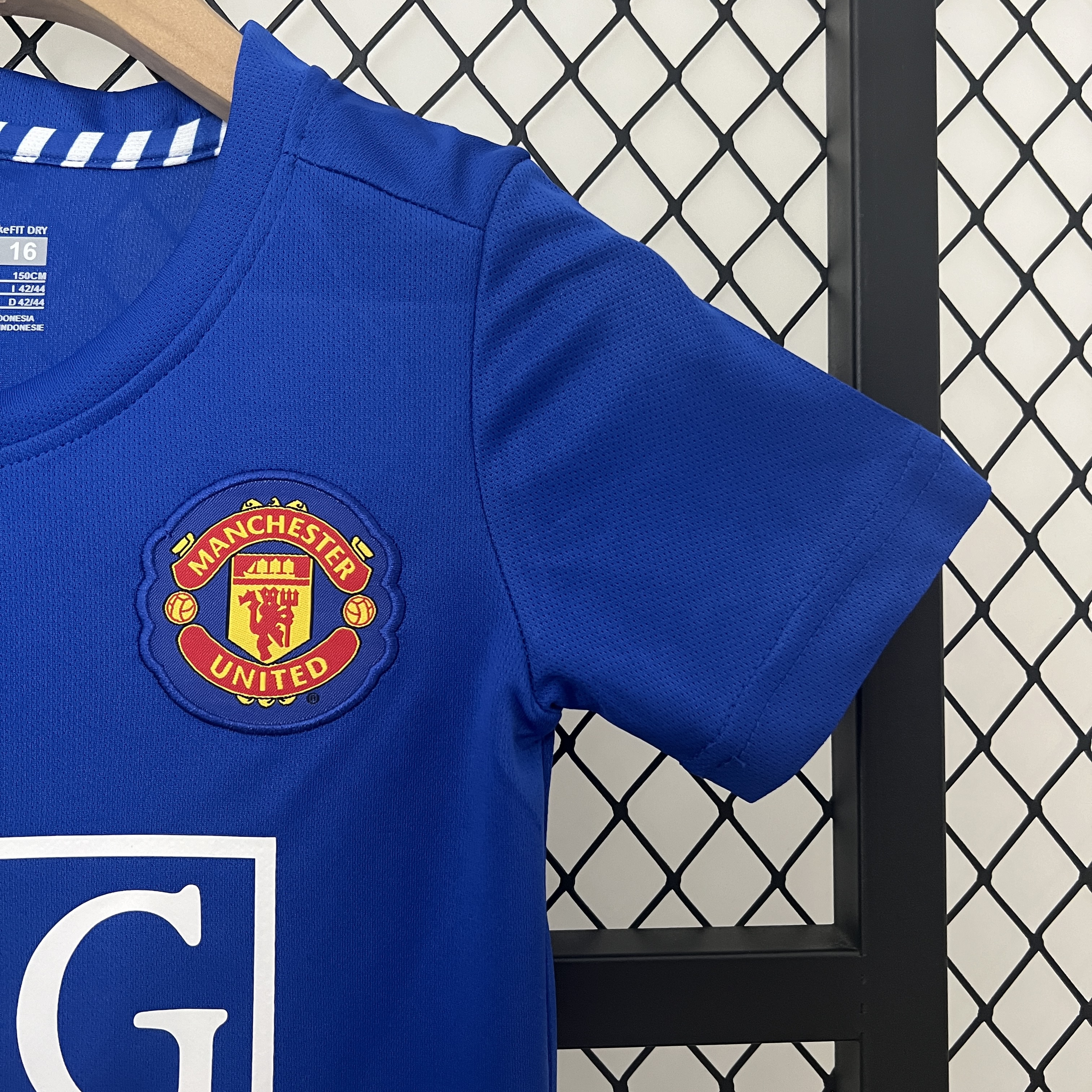ManixJersey.com | Retro Manchester United 2008-09 Third Kids Kit -Customize Name, Number and Patch | Worldwide Shipping