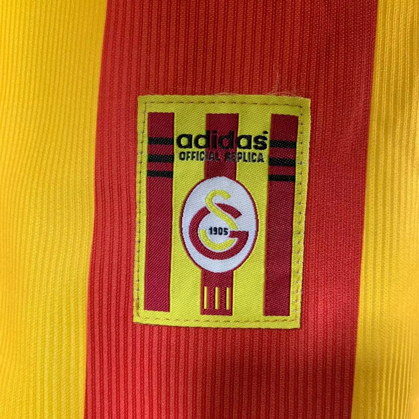 SIUjerseys-Retro Galatasaray 1999-00 Home Jersey