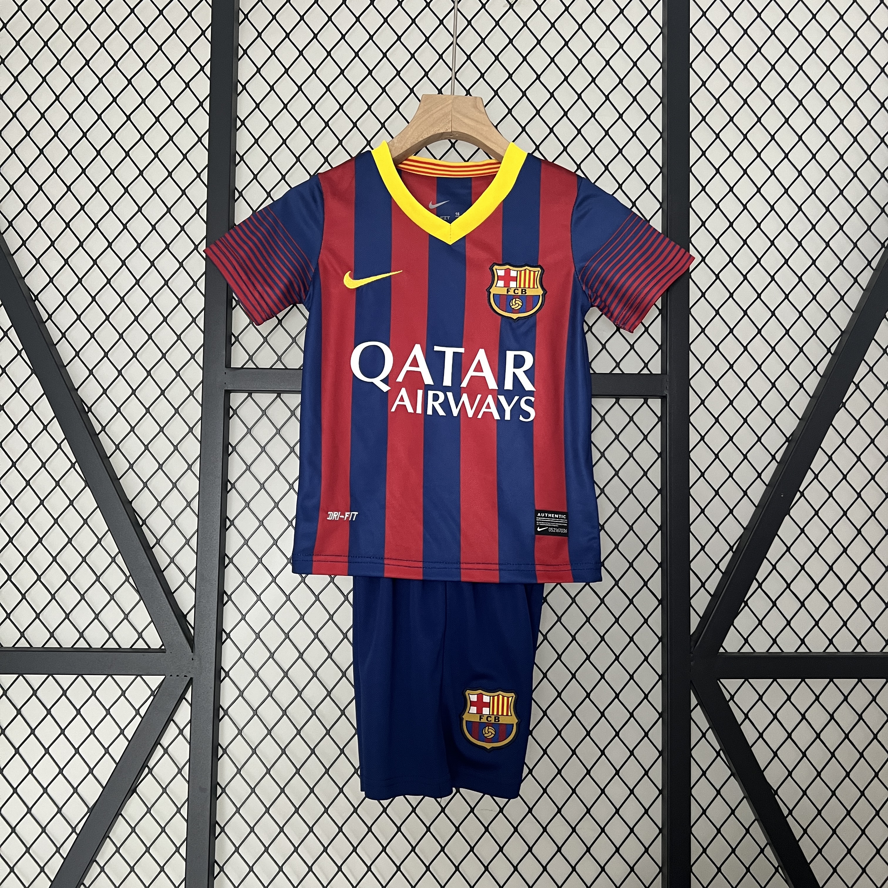 SIUjerseys-Retro Barcelona 2013-14 Home Stadium Kids Kit
