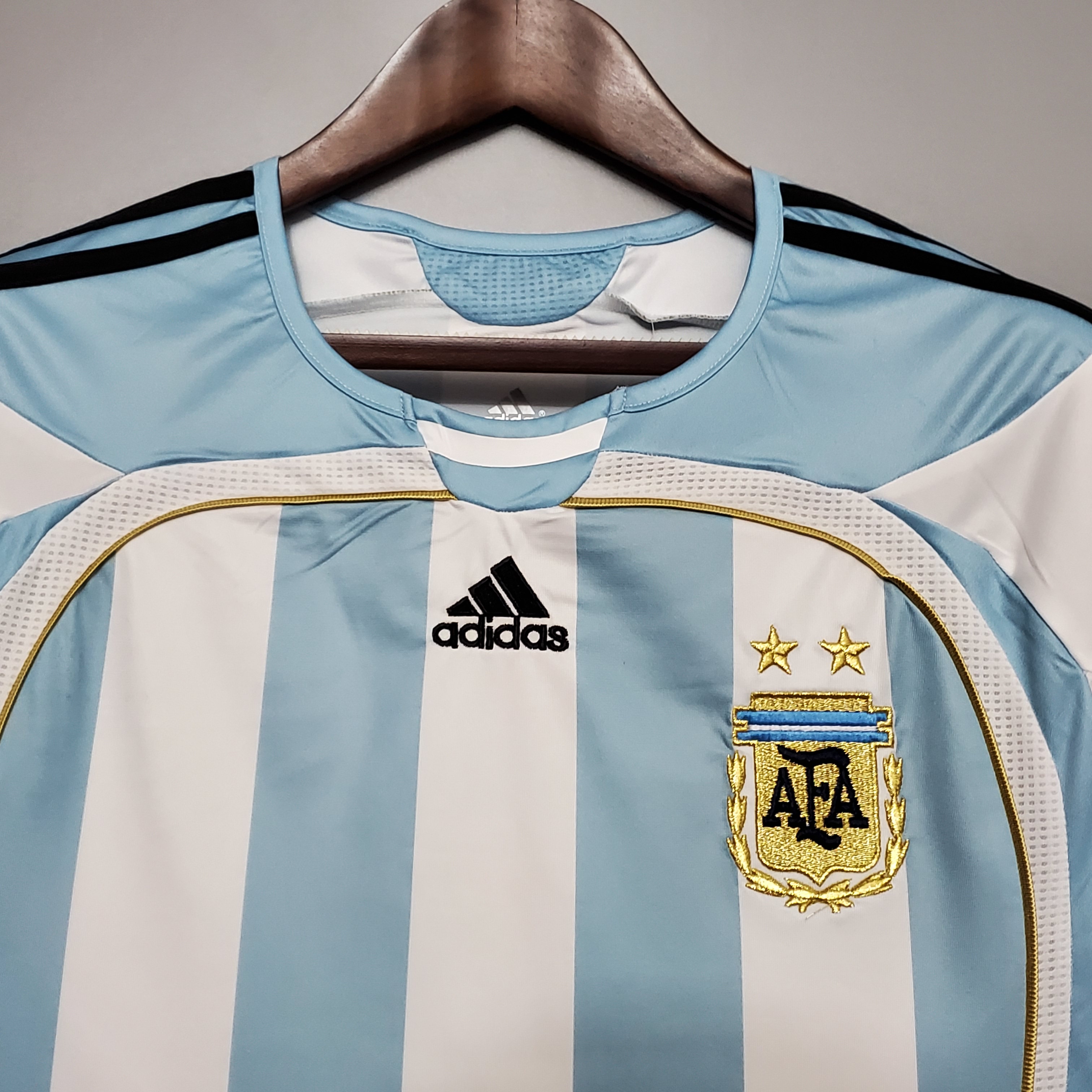 ManixJersey.com | Retro Argentina 2006 Home Stadium Jersey -Customize Name, Number and Patch | Worldwide Shipping