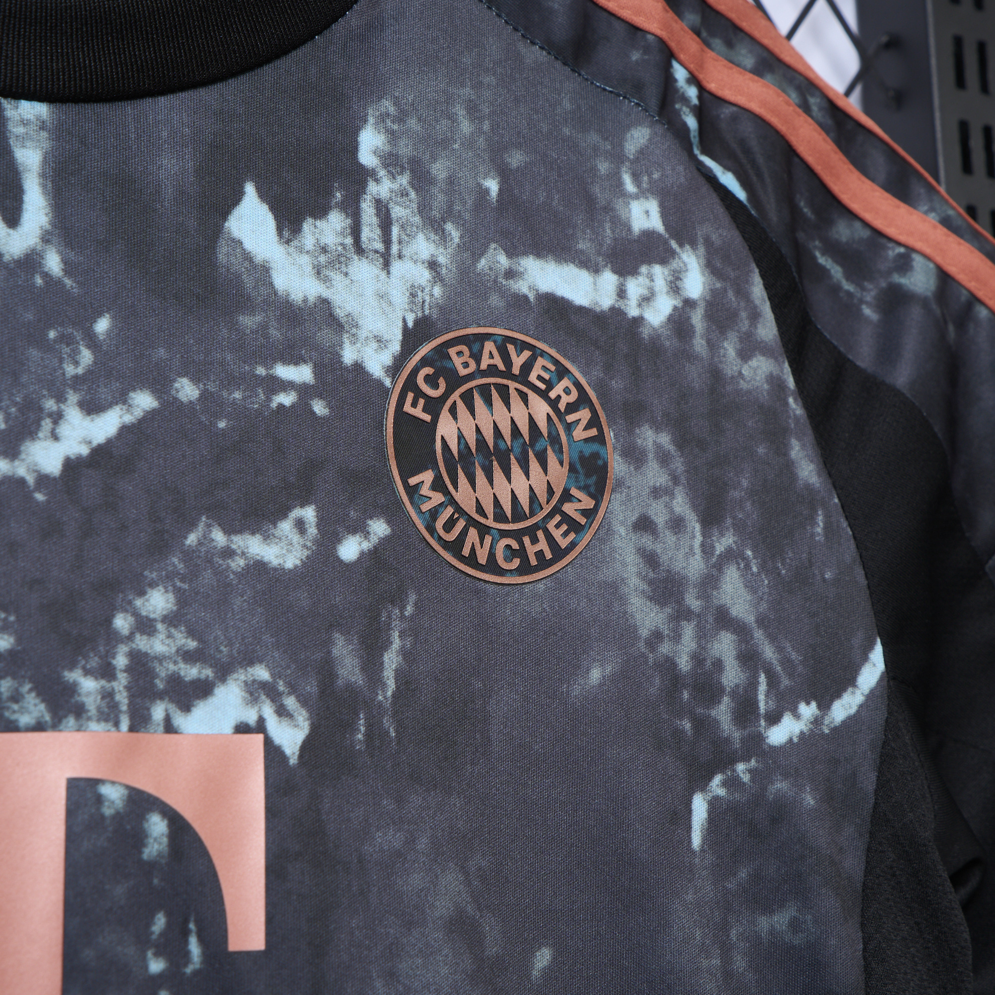 foot-Bayern Munich 24-25 Away Jersey - Fans Version