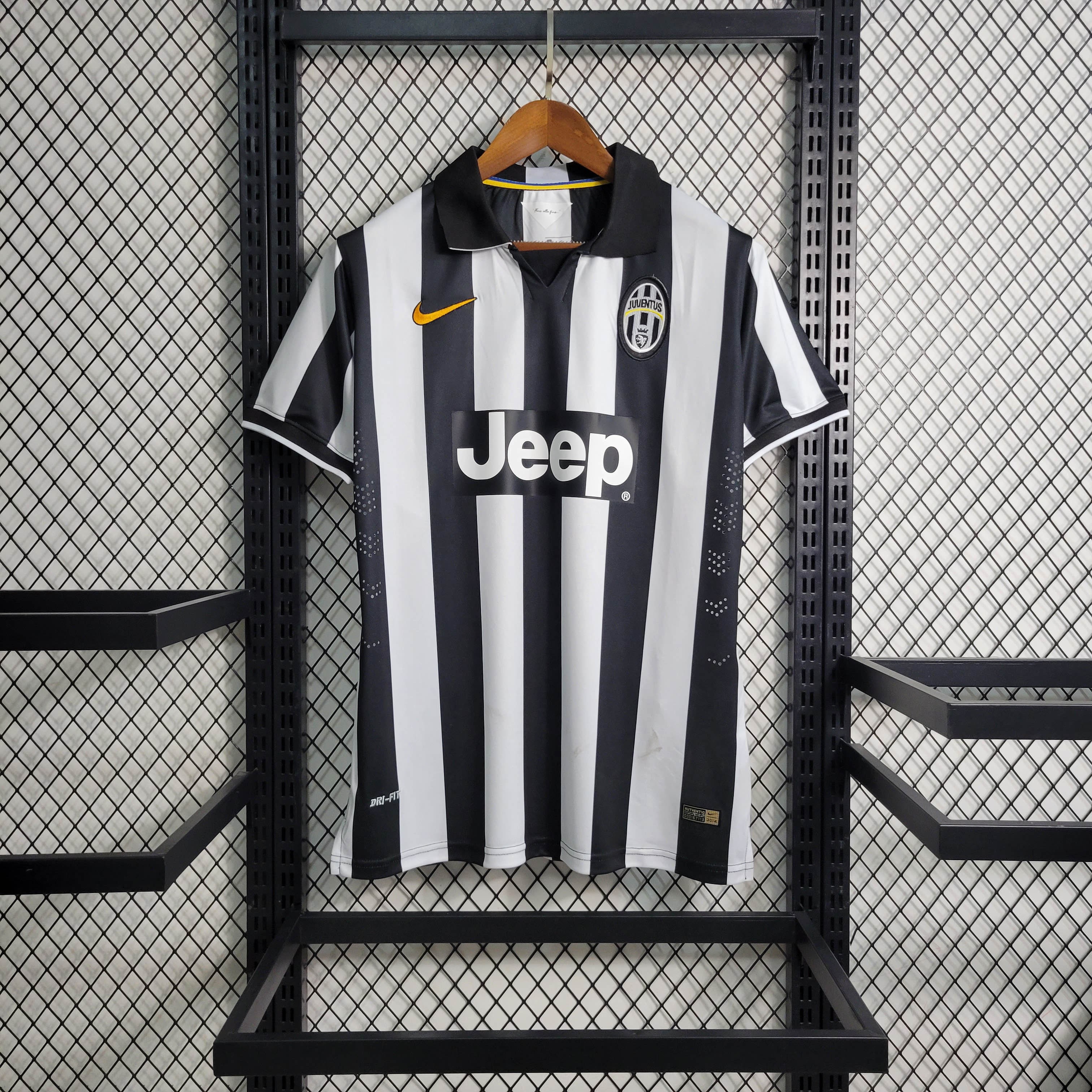 ManixJersey.com | Retro Juventus 2014-15 Home Stadium Jersey -Customize Name, Number and Patch | Worldwide Shipping
