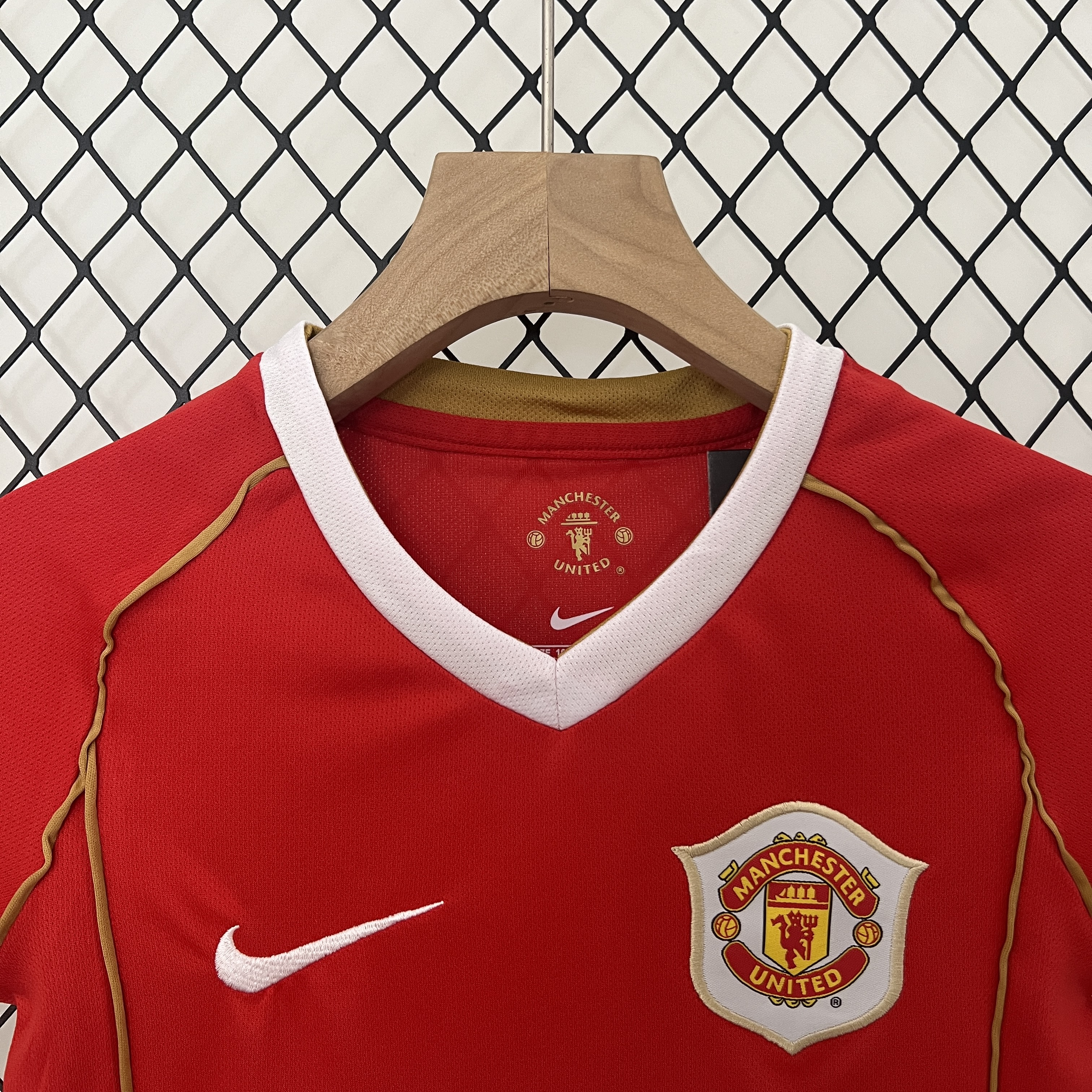 SIUjerseys-Retro Manchester United 2006-07 Home Stadium Kids Kit