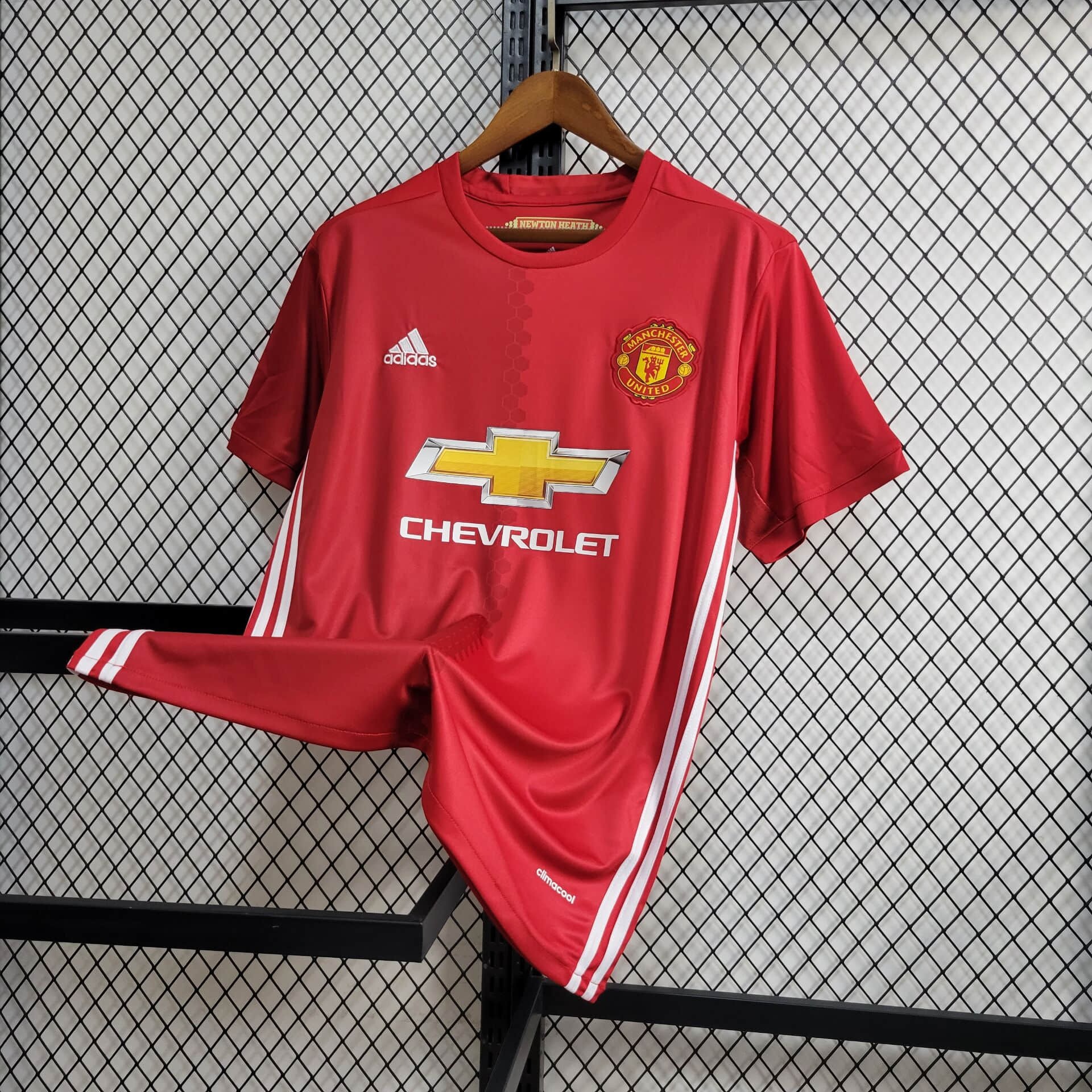 ManixJersey.com | Retro Manchester United 2017-18 Home Jersey -Customize Name, Number and Patch | Worldwide Shipping