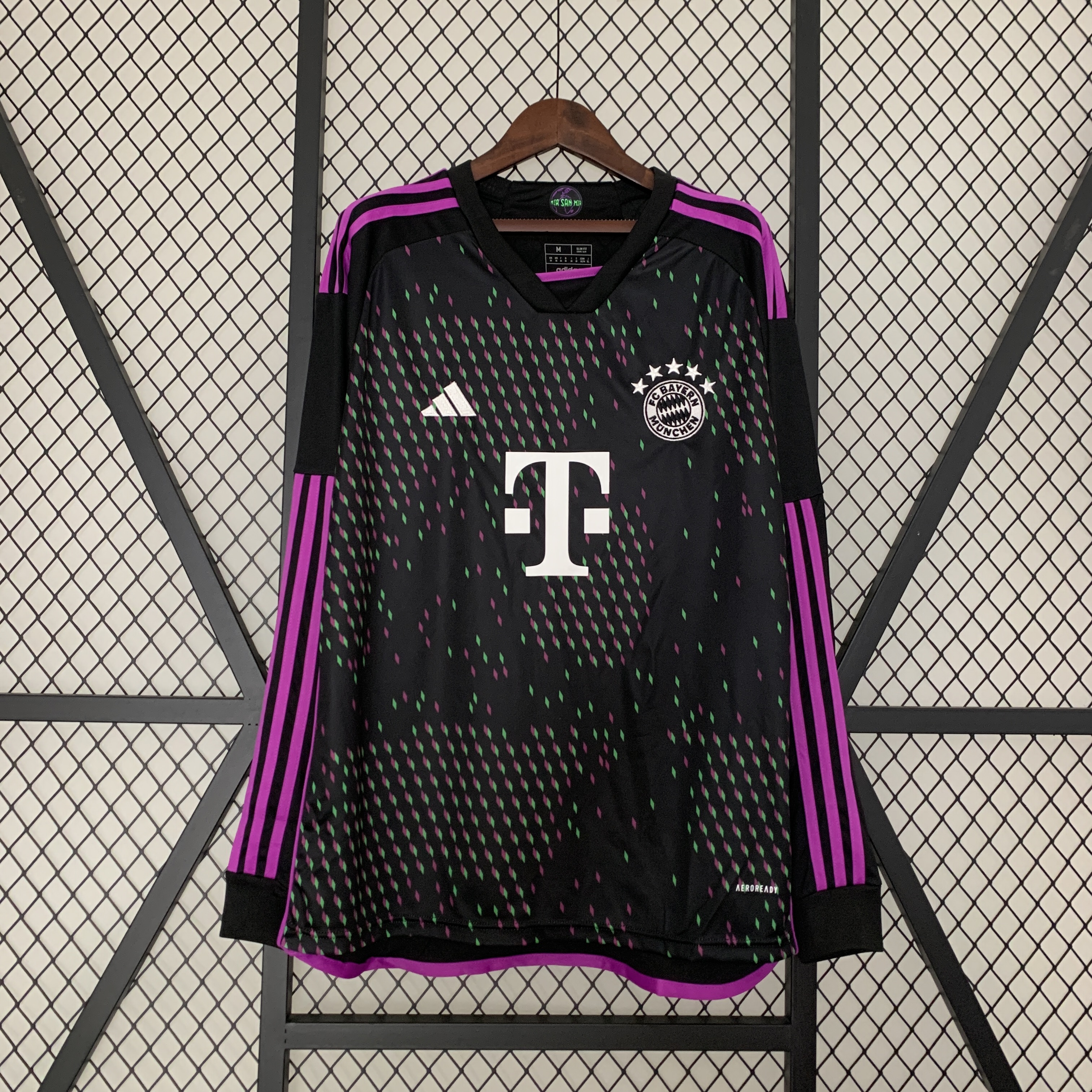 Bayern Munich 23-24 Away Long Sleeve Jersey - Fans Version:football jersey mysite: unitedjerseyfootball 邓江浪:football