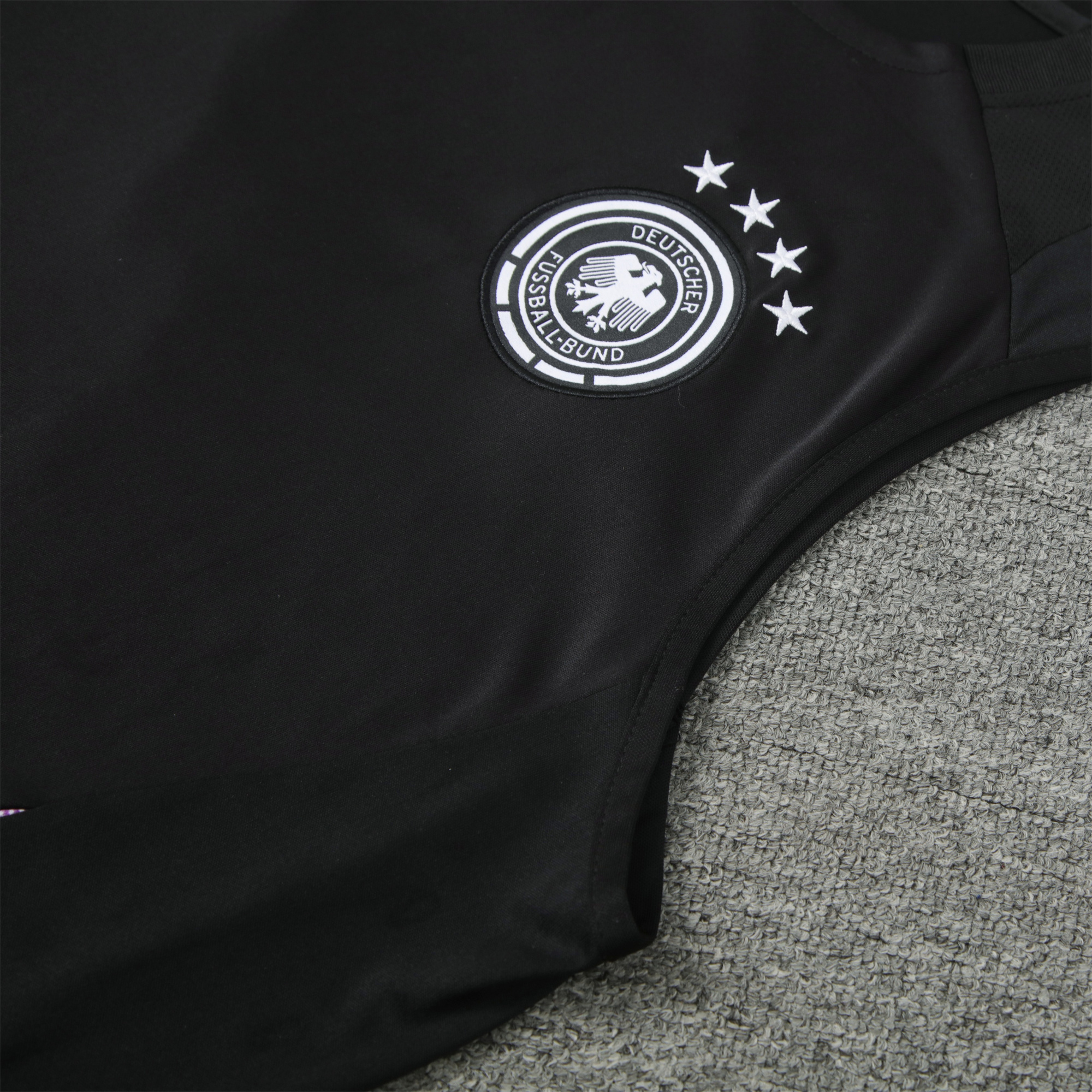ManixJersey.com | Germany 24-25 Training Vest Suit - Black -Customize Name, Number and Patch | Worldwide Shipping