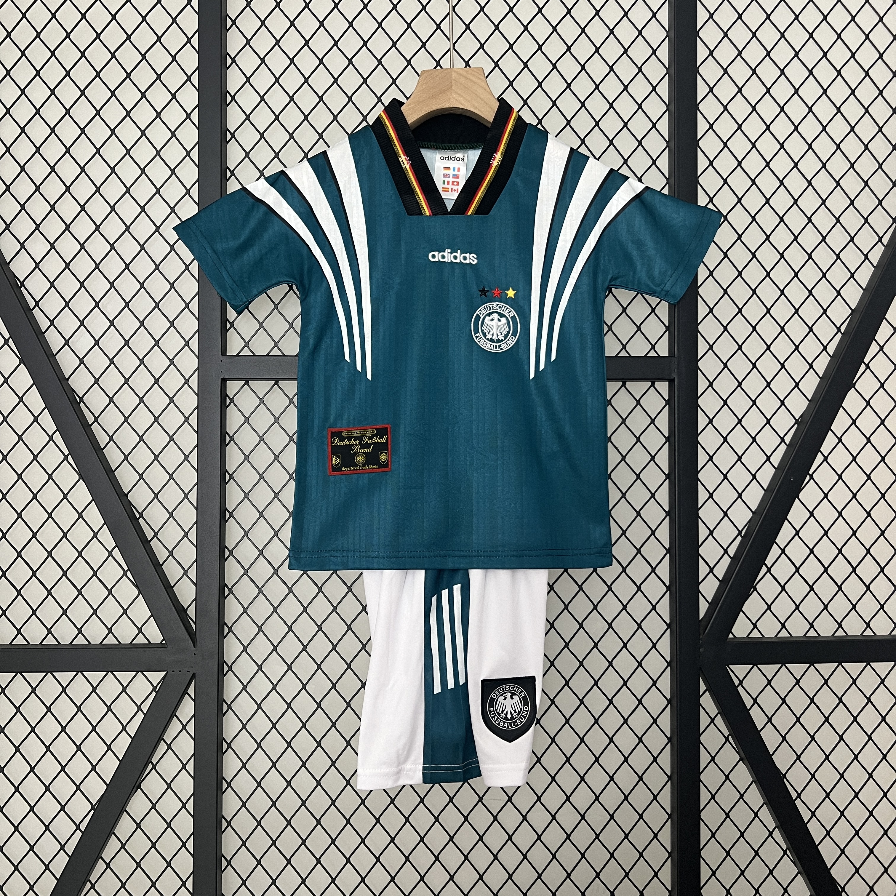 unitedfutballjersey-Retro Germany 1996 Away Stadium Kids Kit
