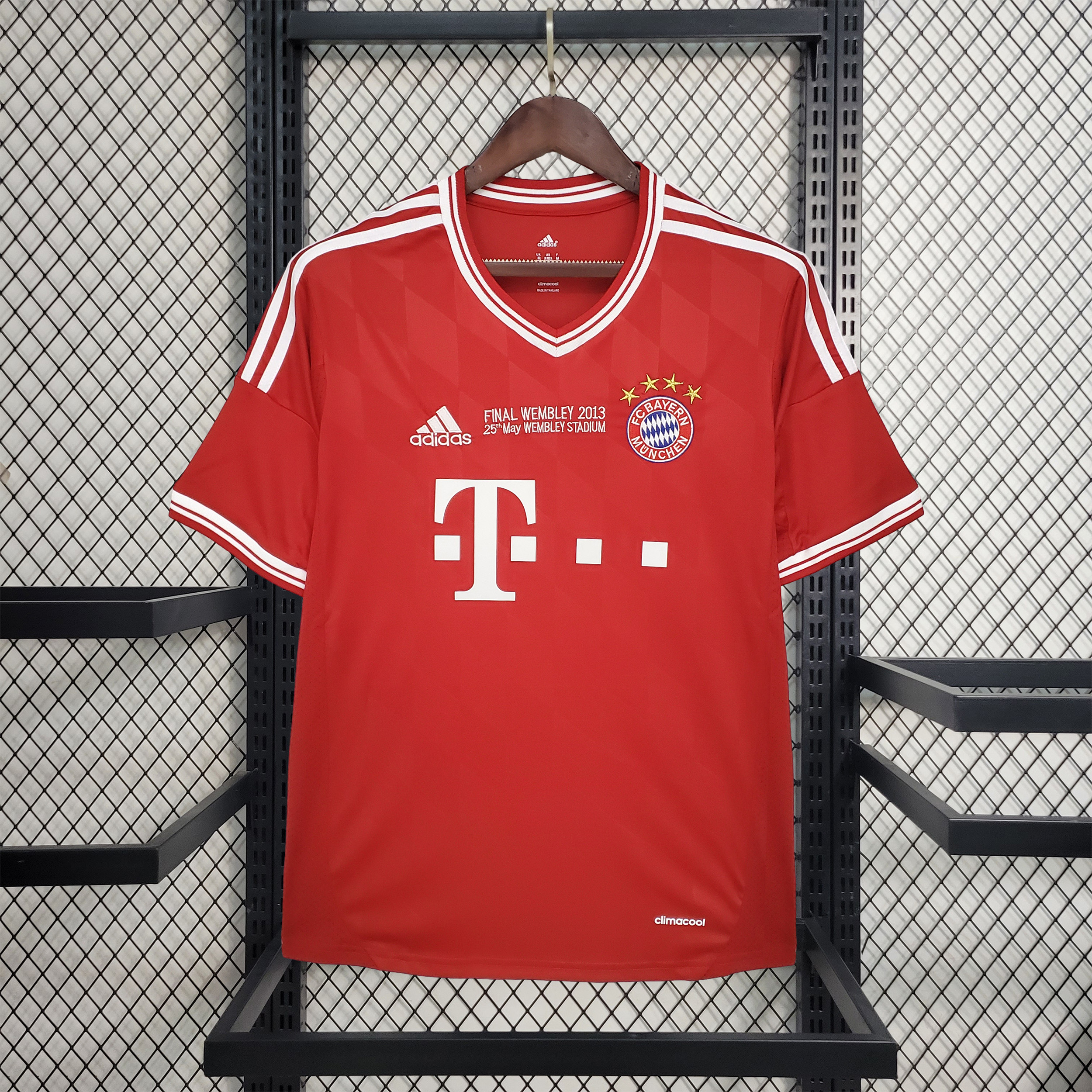 SIUjerseys-Retro Bayern Munich 13-14 Champions League Final Home Stadium Jersey