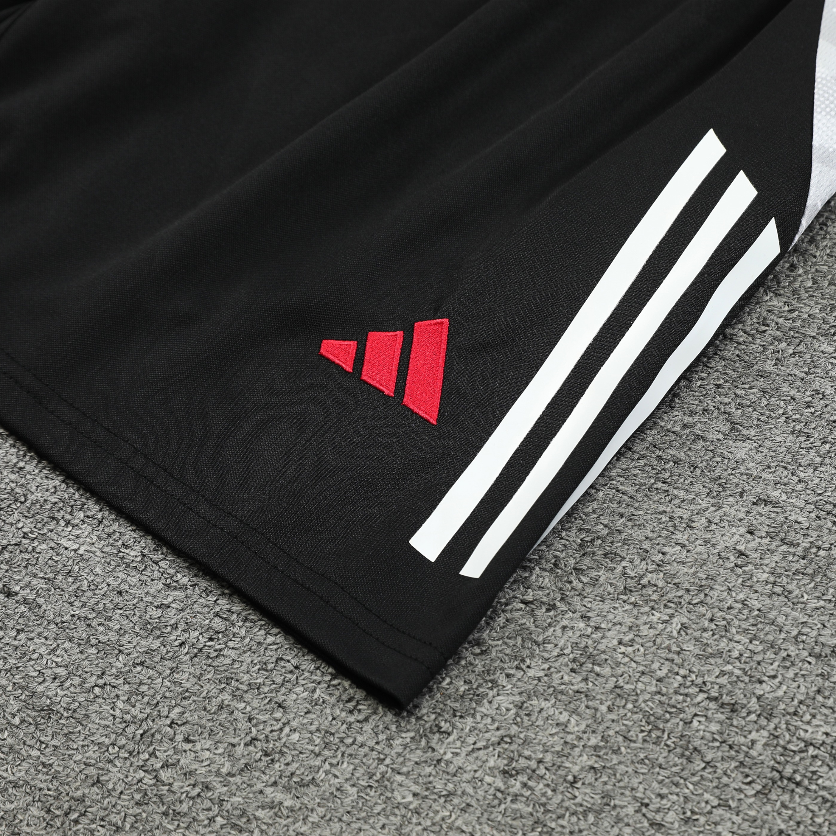 ManixJersey.com | Manchester United 24-25 Vest Training Set - Black -Customize Name, Number and Patch | Worldwide Shipping