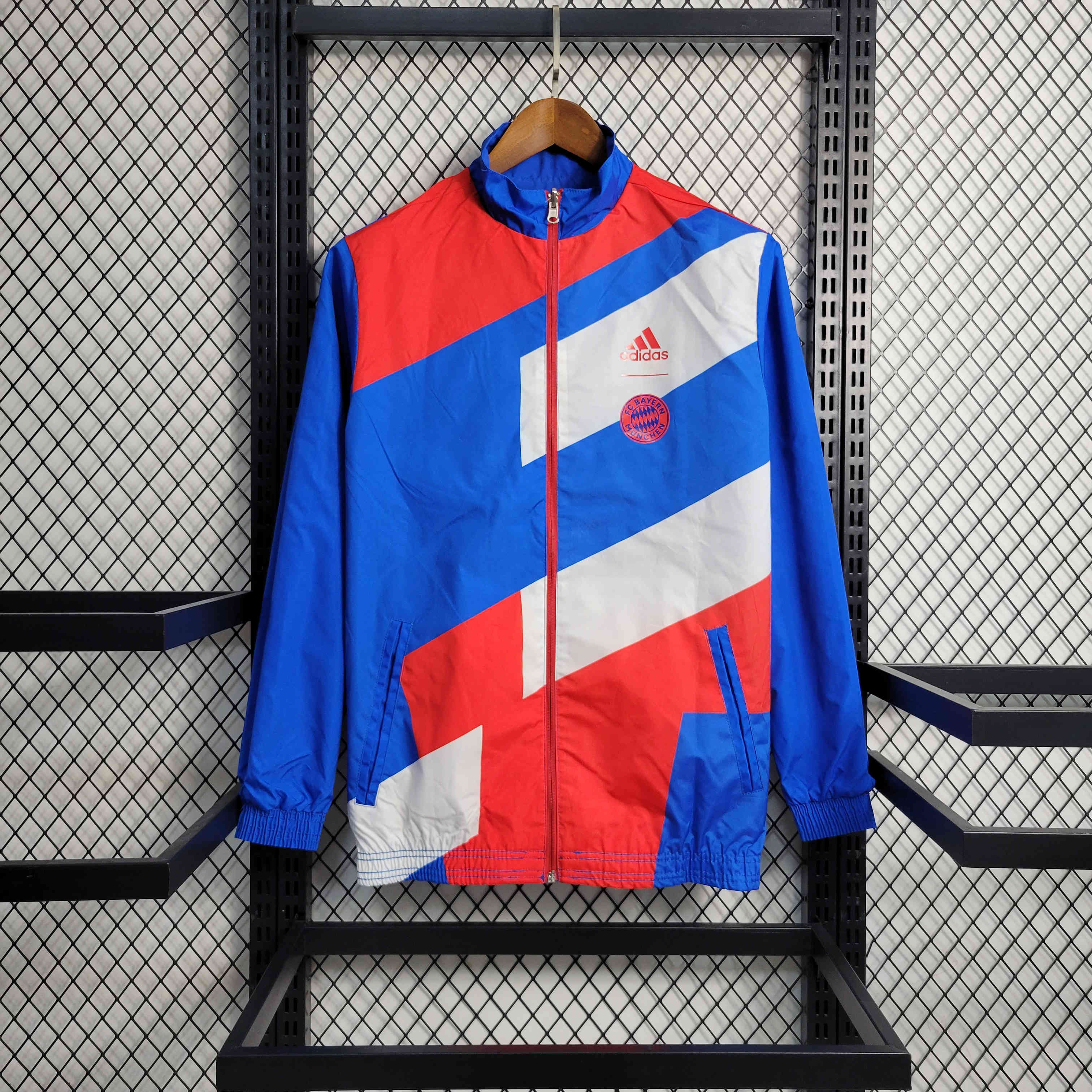 Bayern Munich 23-24 Blue Reversible Windbreaker:football jersey mysite: unitedjerseyfootball 邓江浪:football