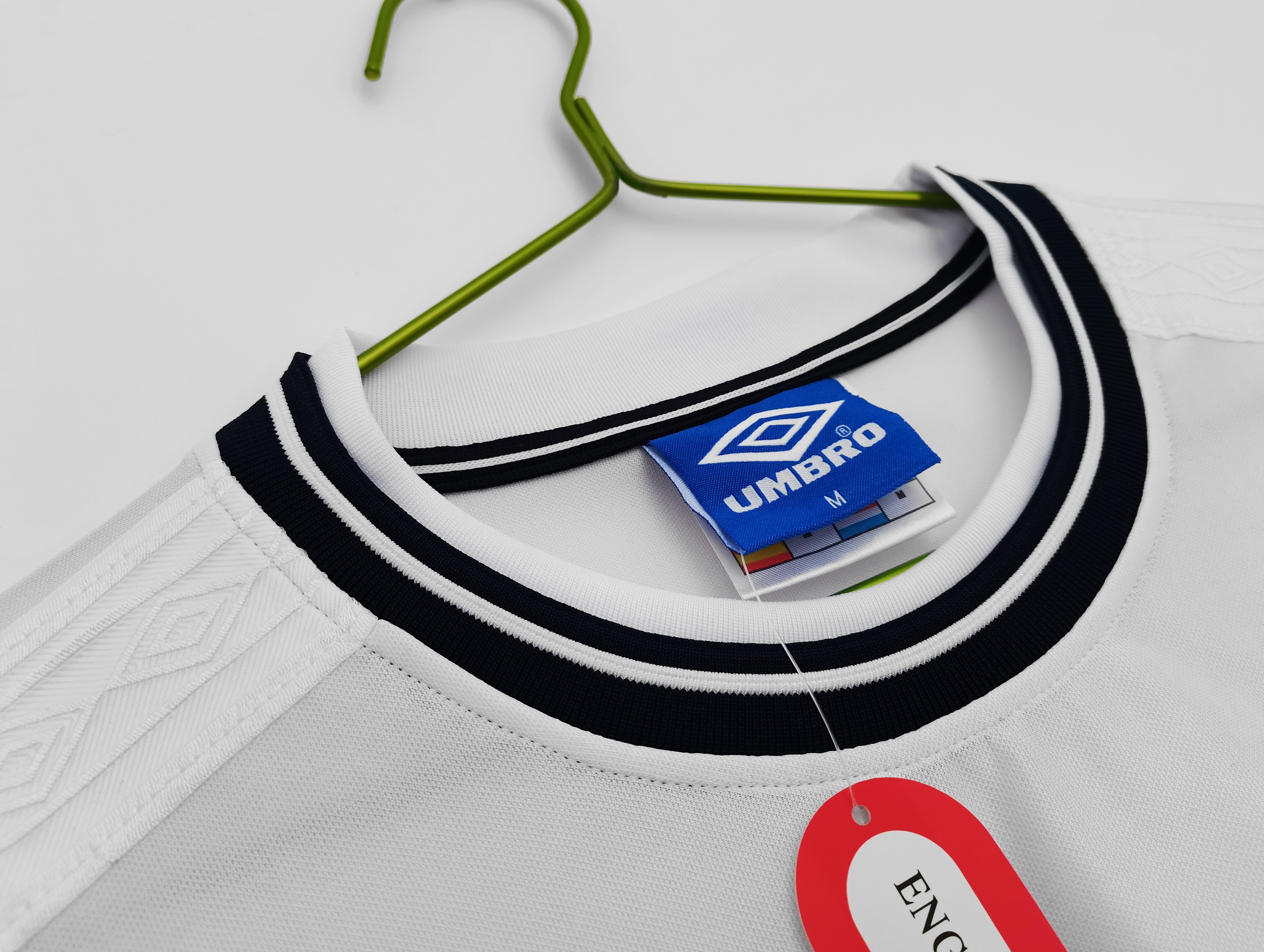 ManixJersey.com | Retro England 2000 Home Stadium Jersey -Customize Name, Number and Patch | Worldwide Shipping