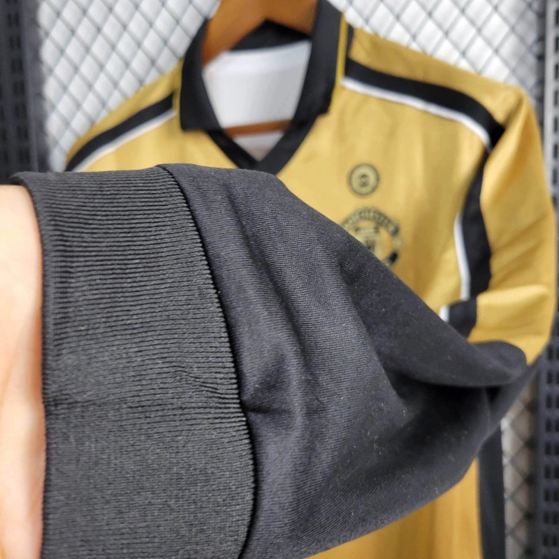 SIUjerseys-Retro Manchester United 01-02 100th Anniversary Long Sleeve Special Edition Jersey