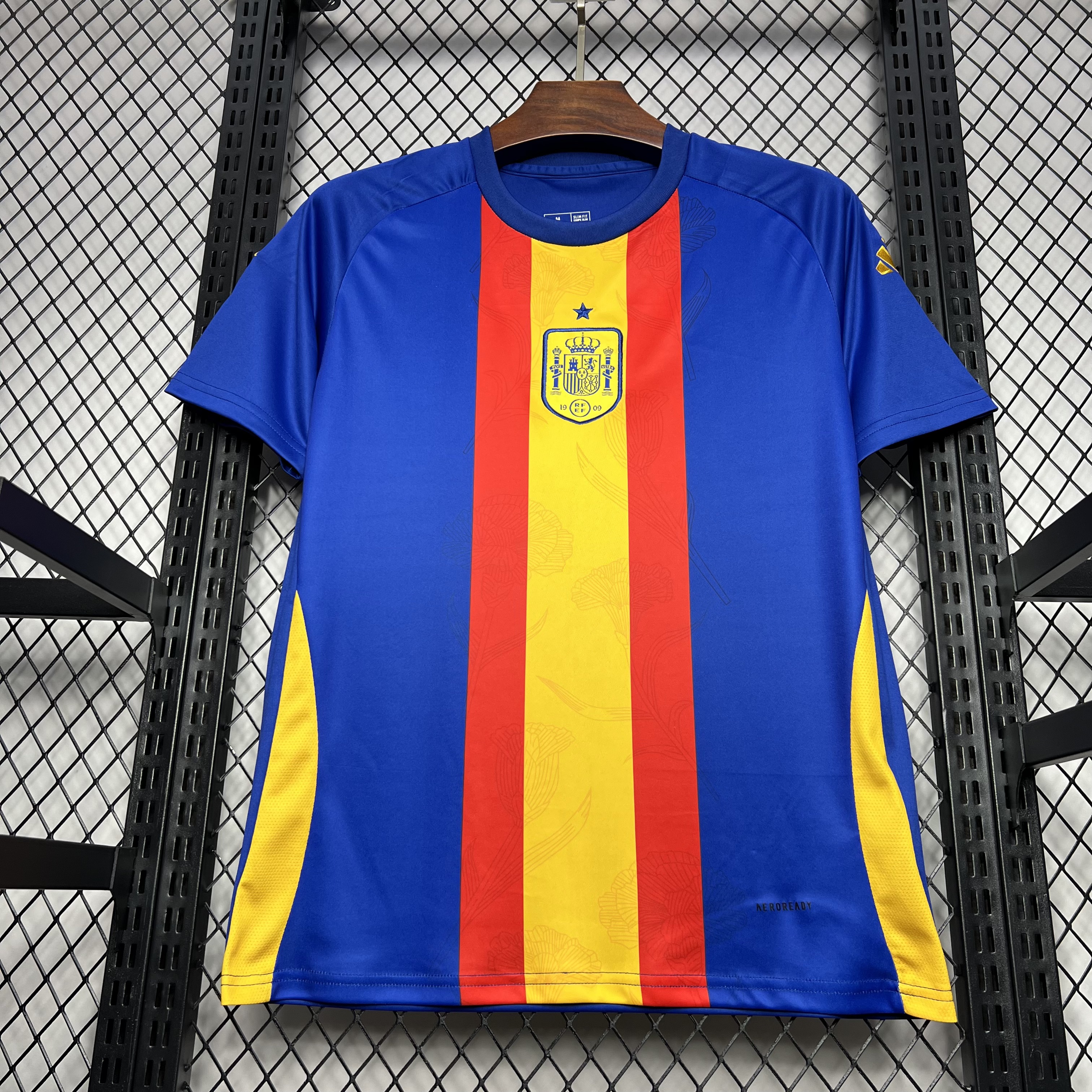 Spain 2024 Pre-Match Training Jersey - Fans Version:football jersey mysite: unitedjerseyfootball 邓江浪:football