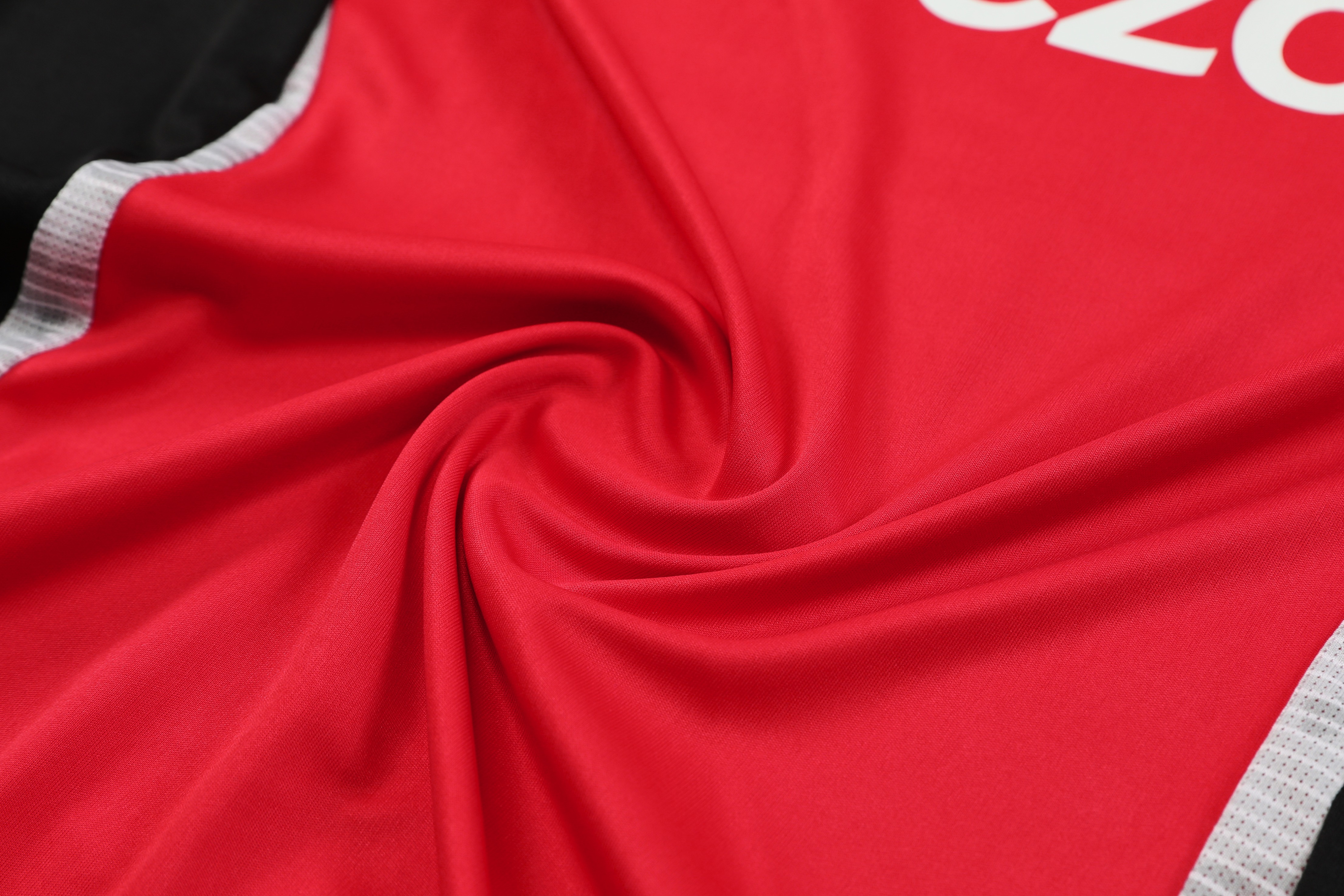 ManixJersey.com | Manchester United 24-25 Short-Sleeve Training Set - Red Top and Black Shorts -Customize Name, Number and Patch | Worldwide Shipping