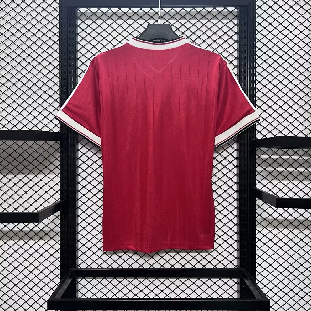 SIUjerseys-Retro Manchester United 82-83 Home Stadium Jersey