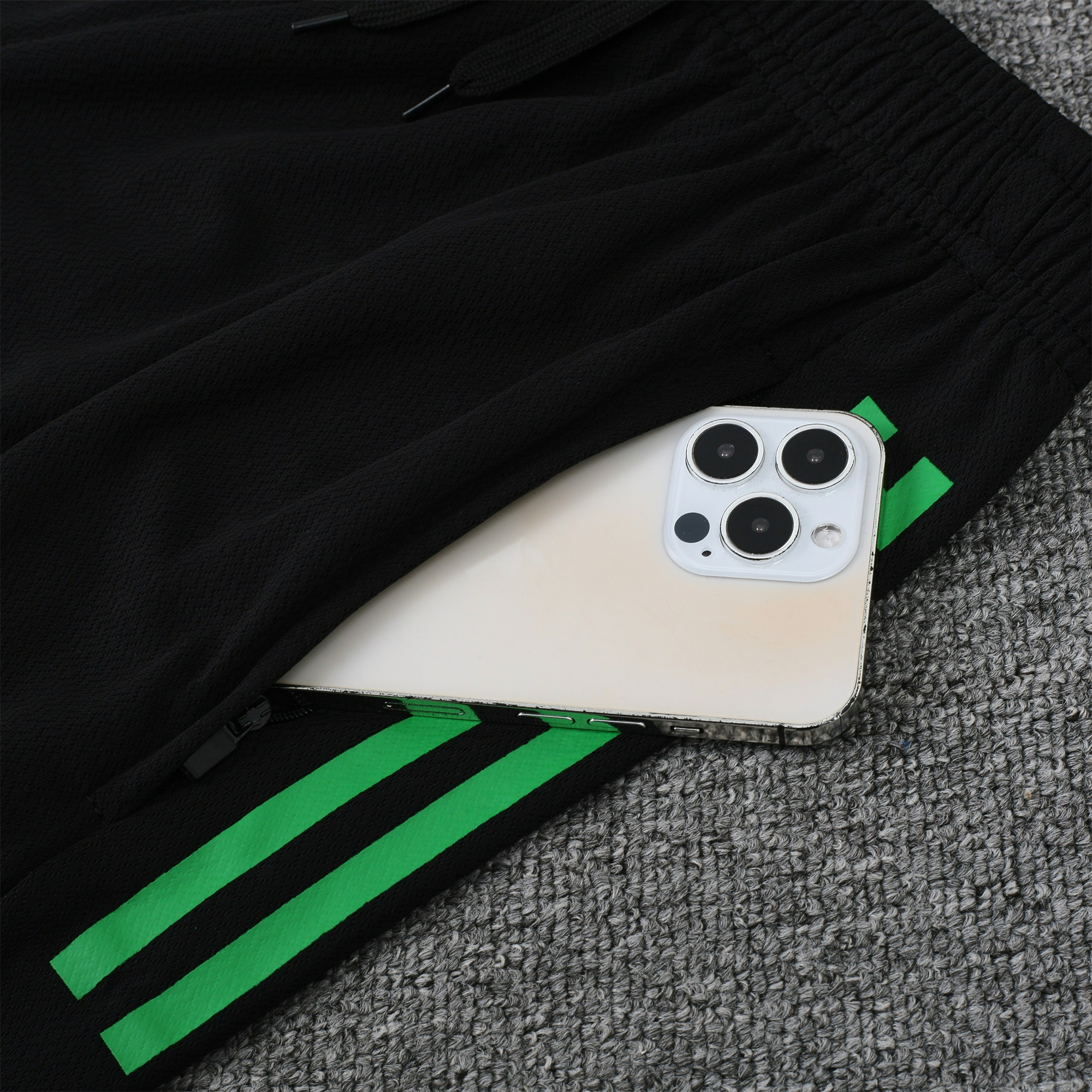 Bayern Munich 23-24 Short-Sleeve Training Set - Black:football jersey mysite: unitedjerseyfootball 邓江浪:football