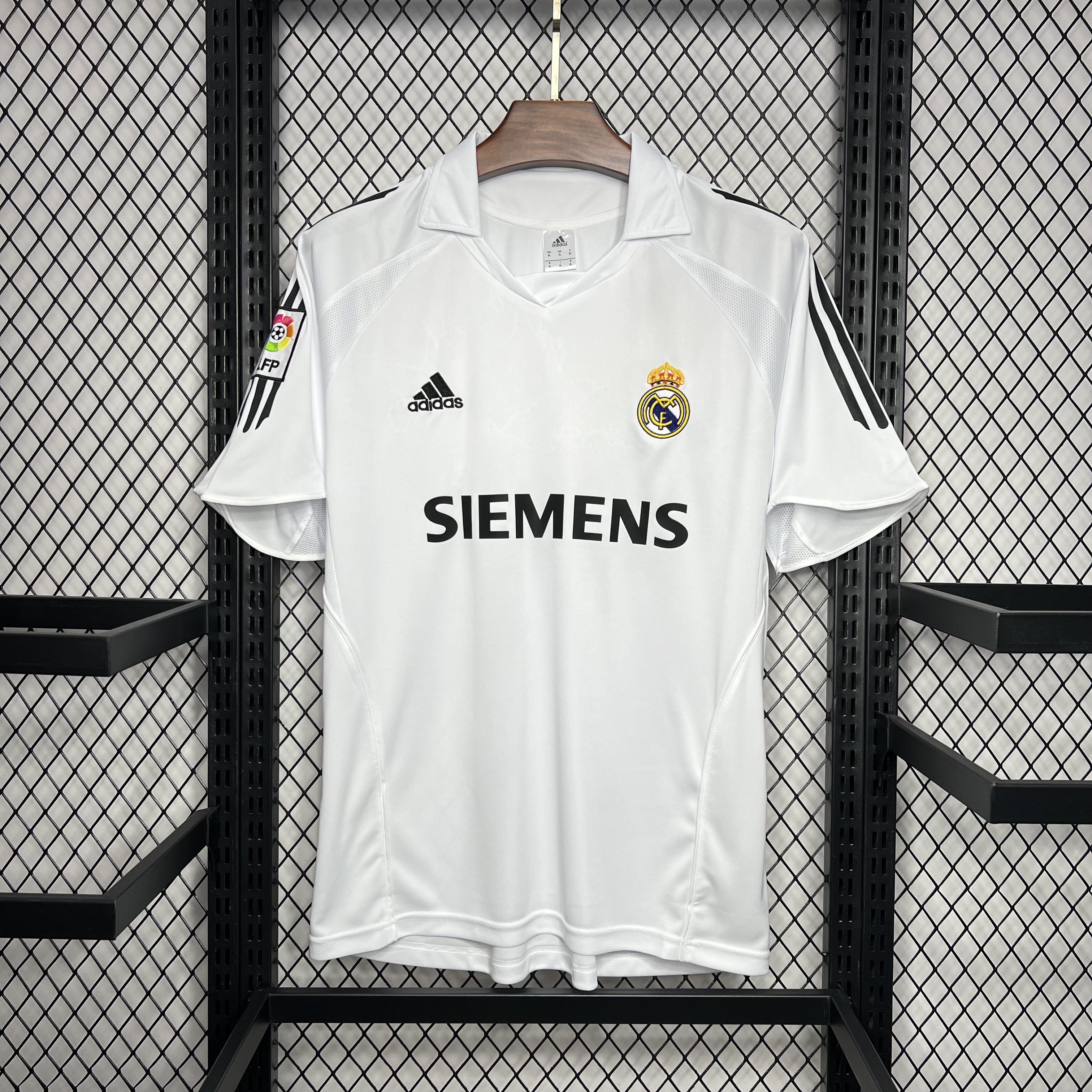 JerseysGala.com | Retro Real Madrid 05-06 Home Stadium Jersey -Customize Name, Number and Patch | Worldwide Shipping