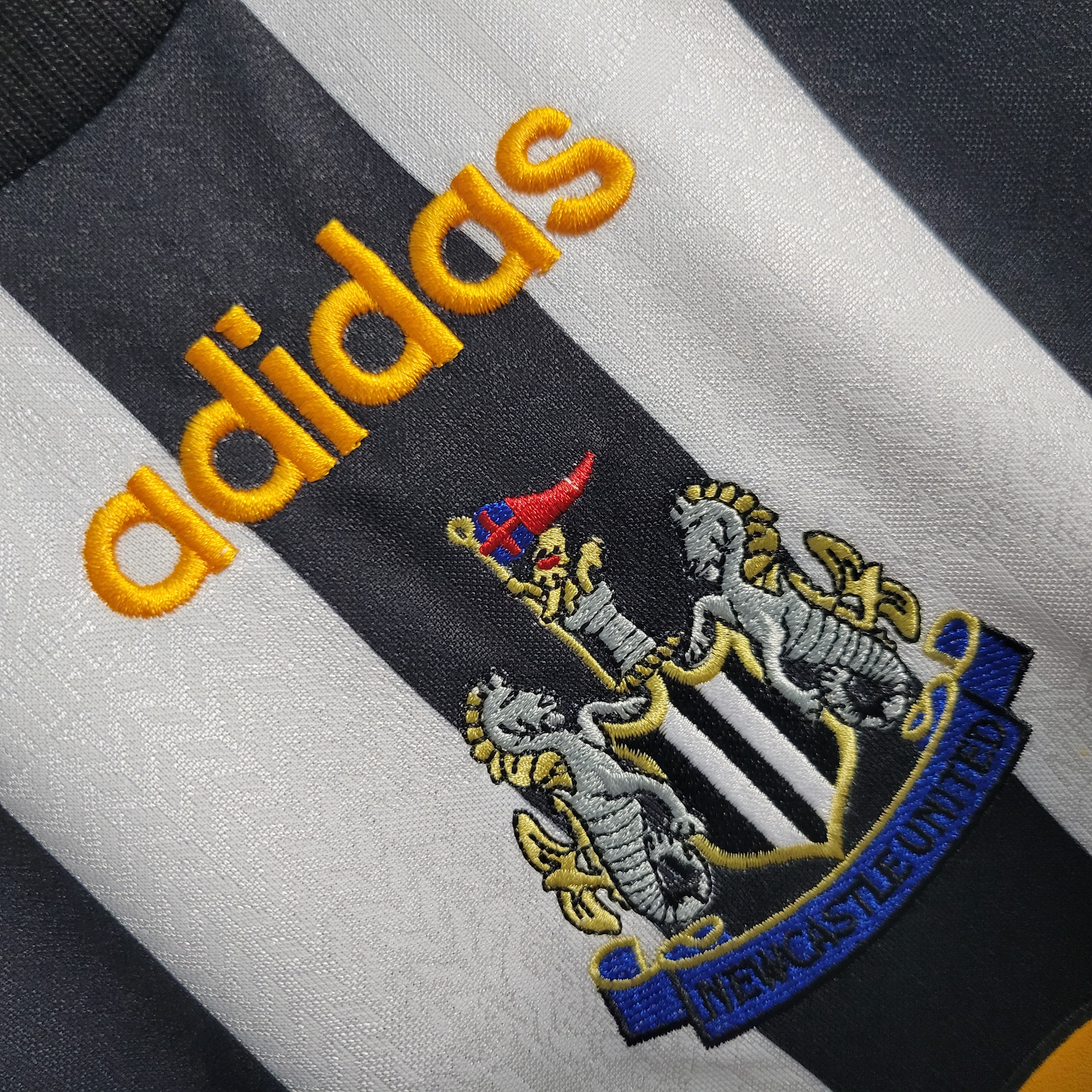 JerseysGala.com | Retro Newcastle United 1997-99 Home Long Sleeve Jersey -Customize Name, Number and Patch | Worldwide Shipping