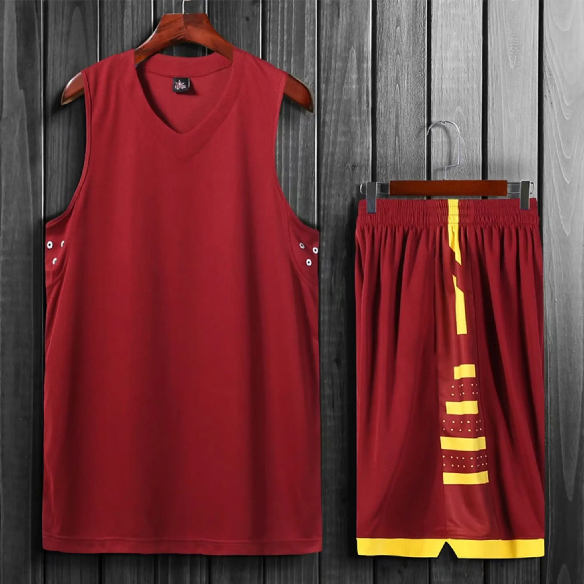 GEEK BAR-https://www.hot-toy.com/