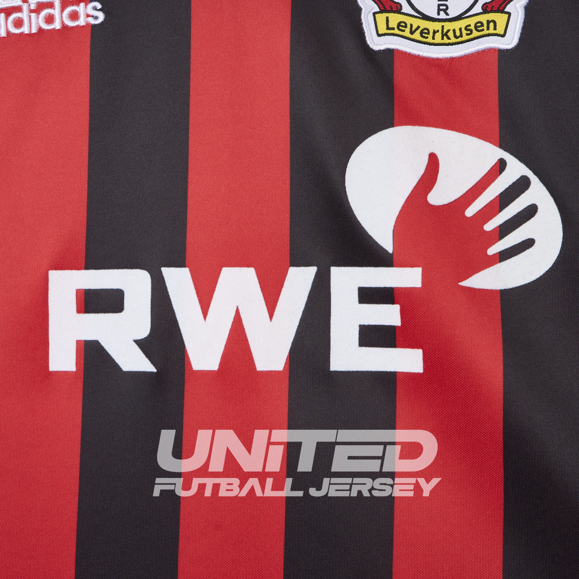 foot-Retro Bayer 04 Leverkusen 2001-02 Home Jersey