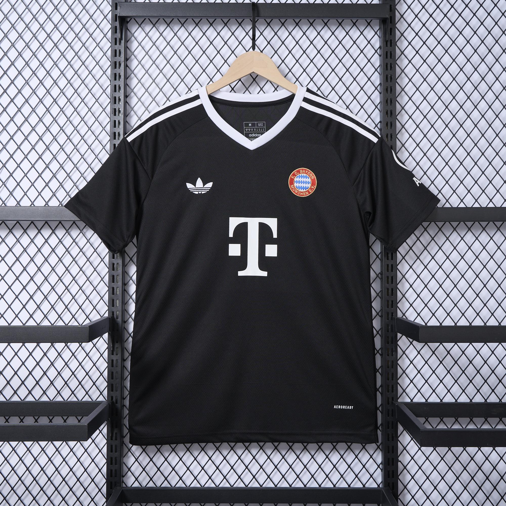 ManixJersey.com | Bayern Munich 24-25 Third Goalkeeper Black Jersey - Fans Version -Customize Name, Number and Patch | Worldwide Shipping