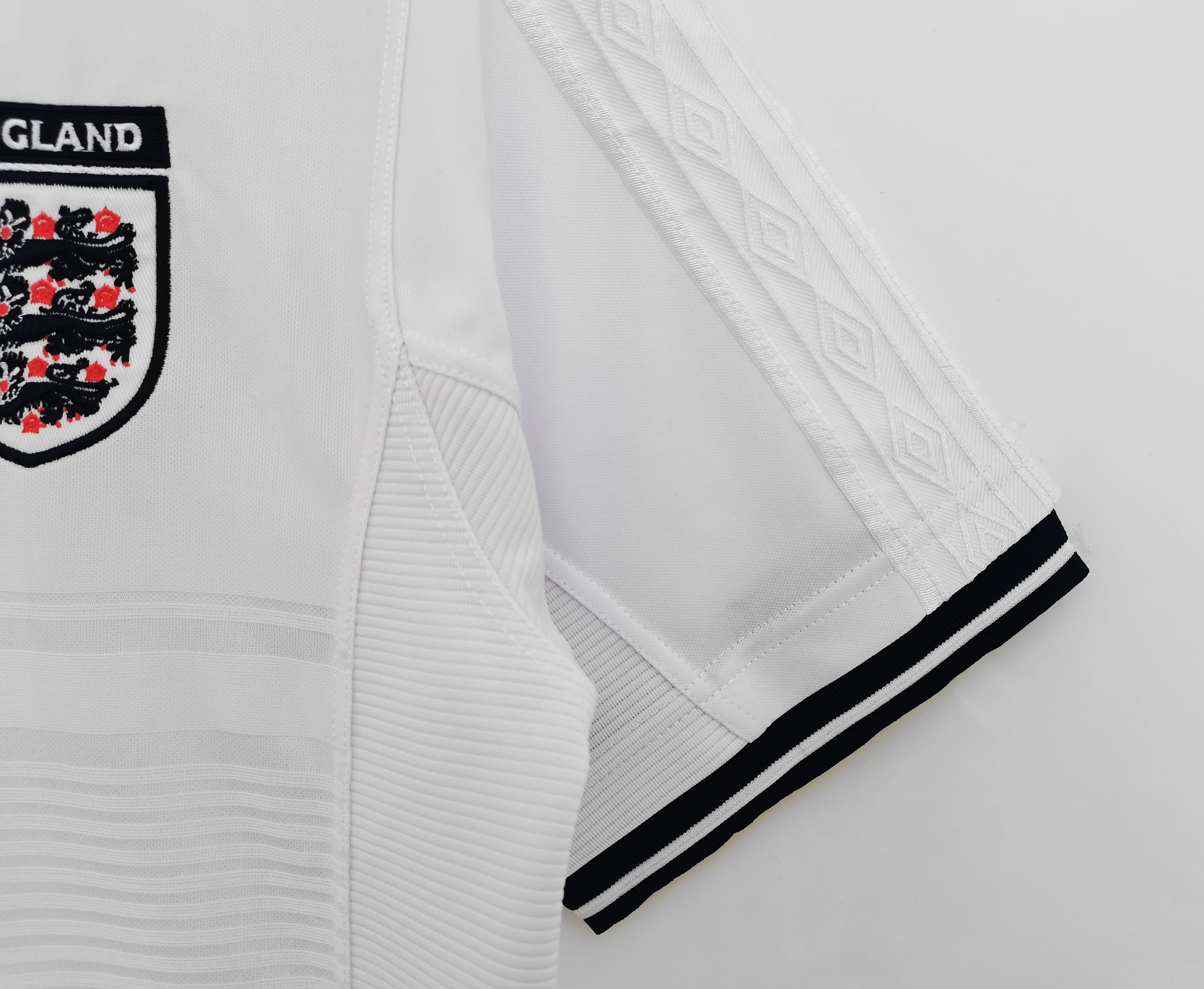 ManixJersey.com | Retro England 2000 Home Stadium Jersey -Customize Name, Number and Patch | Worldwide Shipping