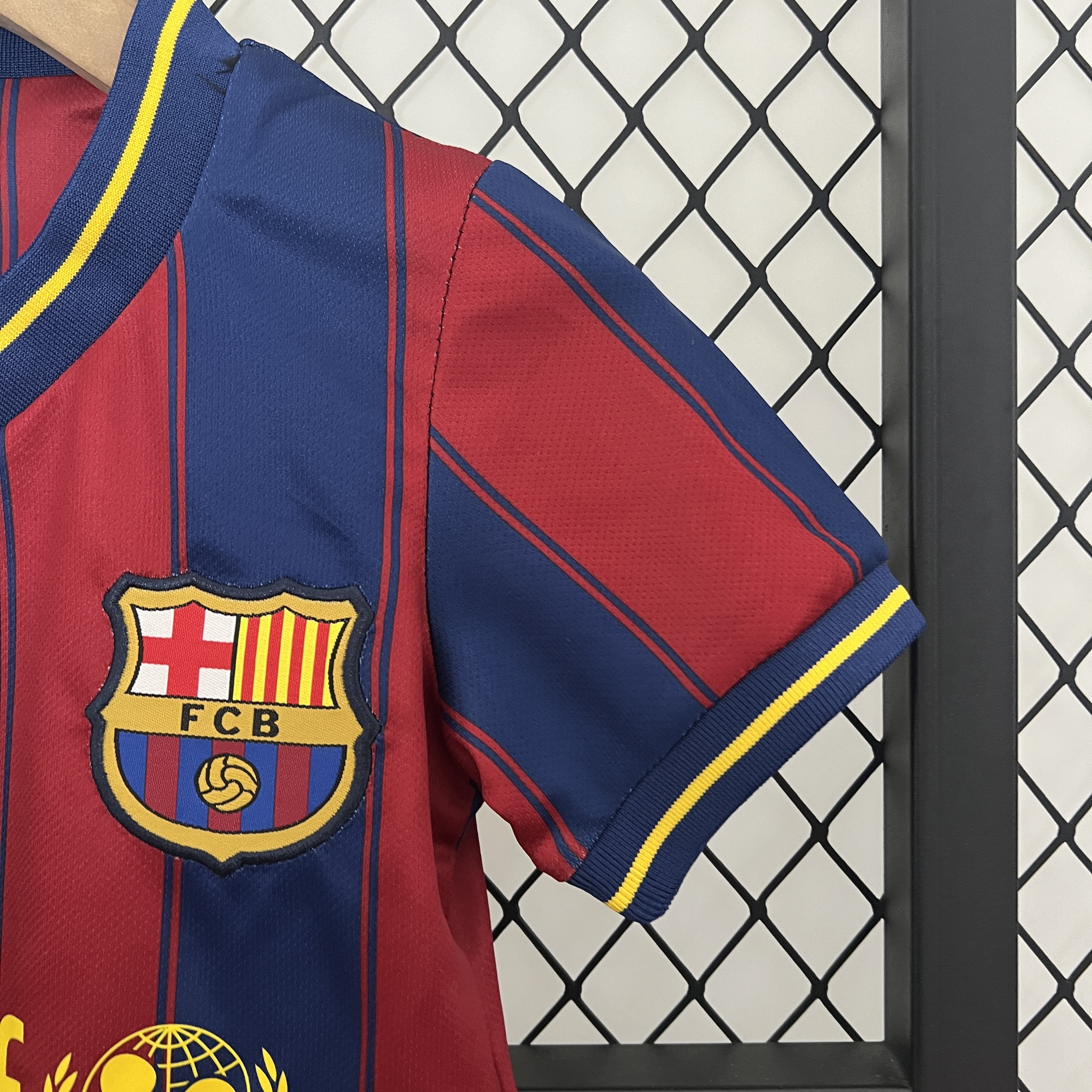 ManixJersey.com | Retro Barcelona 2009-10 Home Stadium Kids Kit -Customize Name, Number and Patch | Worldwide Shipping