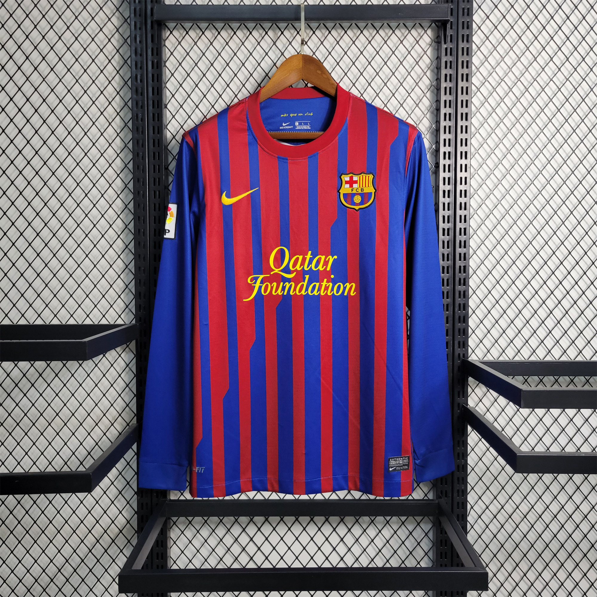 ManixJersey.com | Retro Barcelona 11-12 Home Stadium Long Sleeve Jersey -Customize Name, Number and Patch | Worldwide Shipping