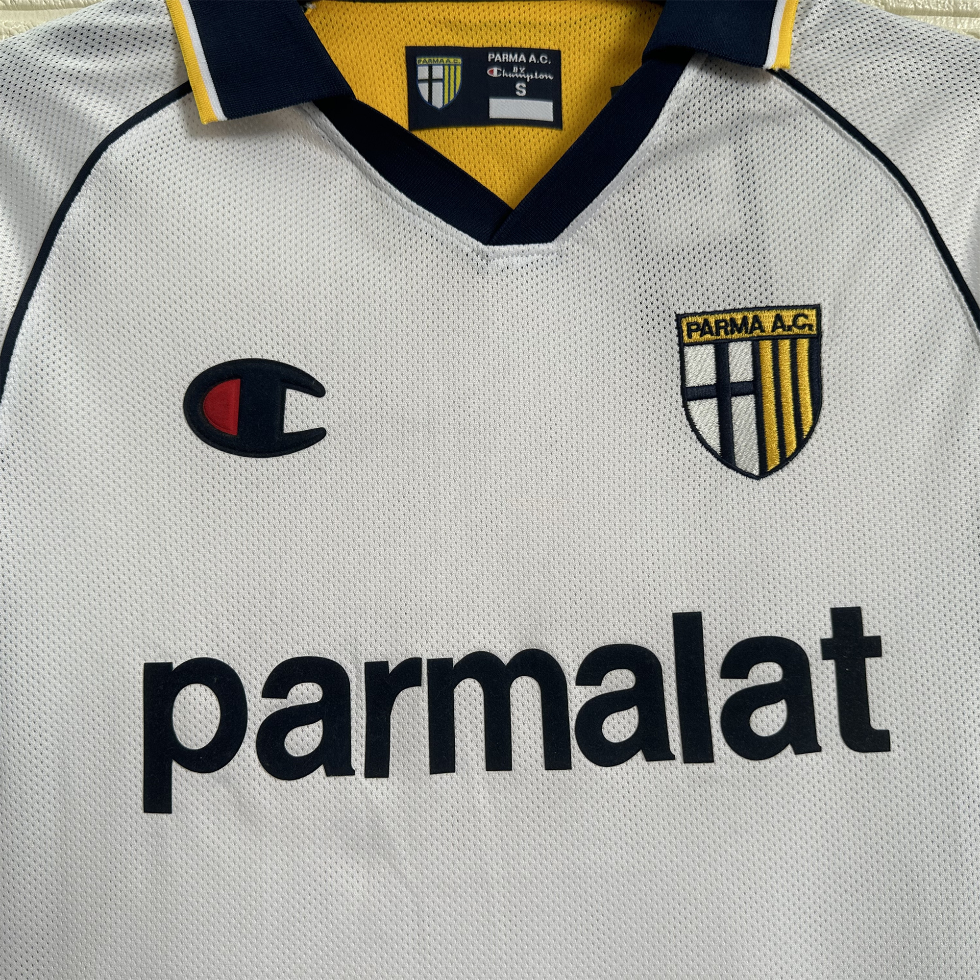 Higojerseys-Retro Parma 2003-04 Away Jersey - Fans Version