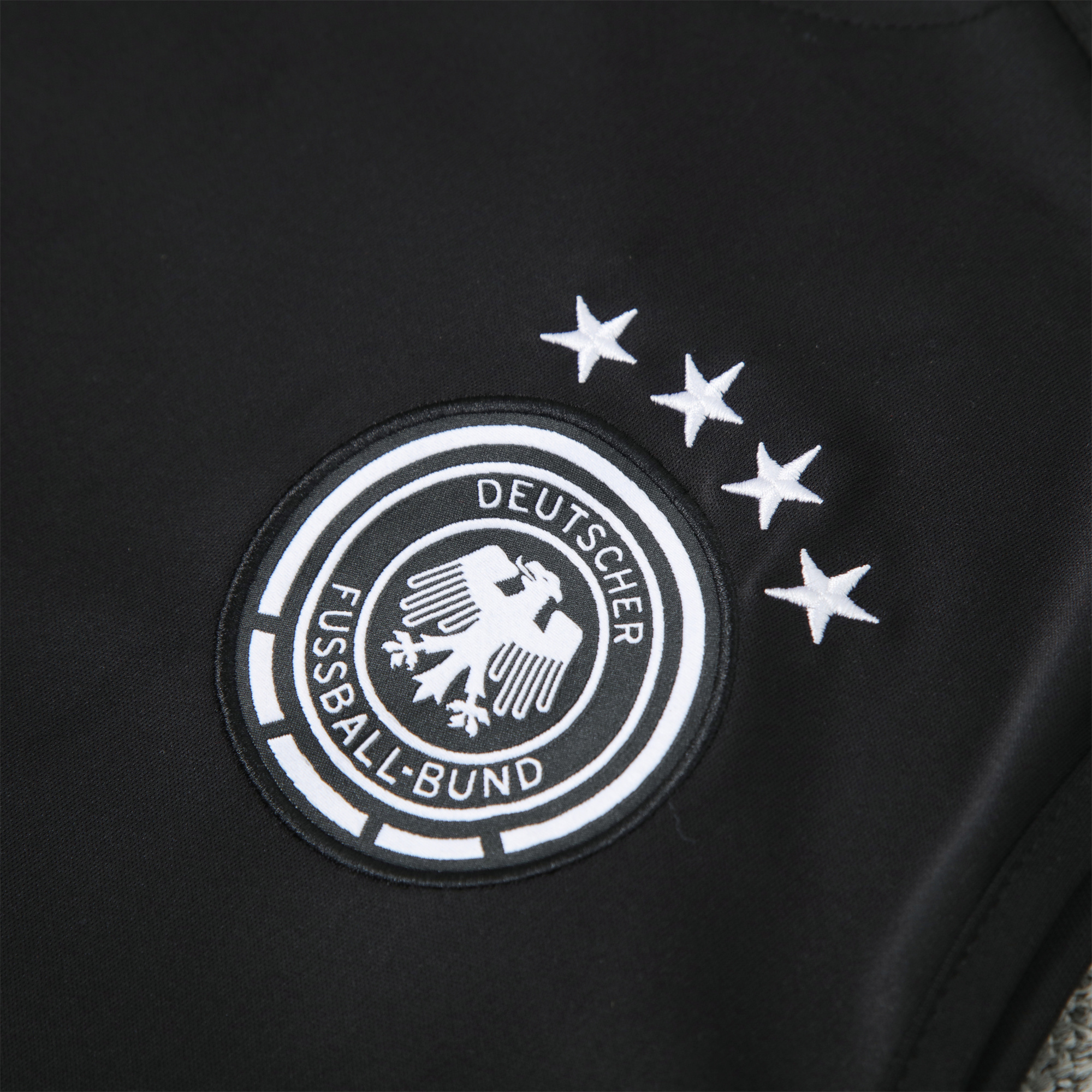 ManixJersey.com | Germany 24-25 Training Vest Suit - Black -Customize Name, Number and Patch | Worldwide Shipping