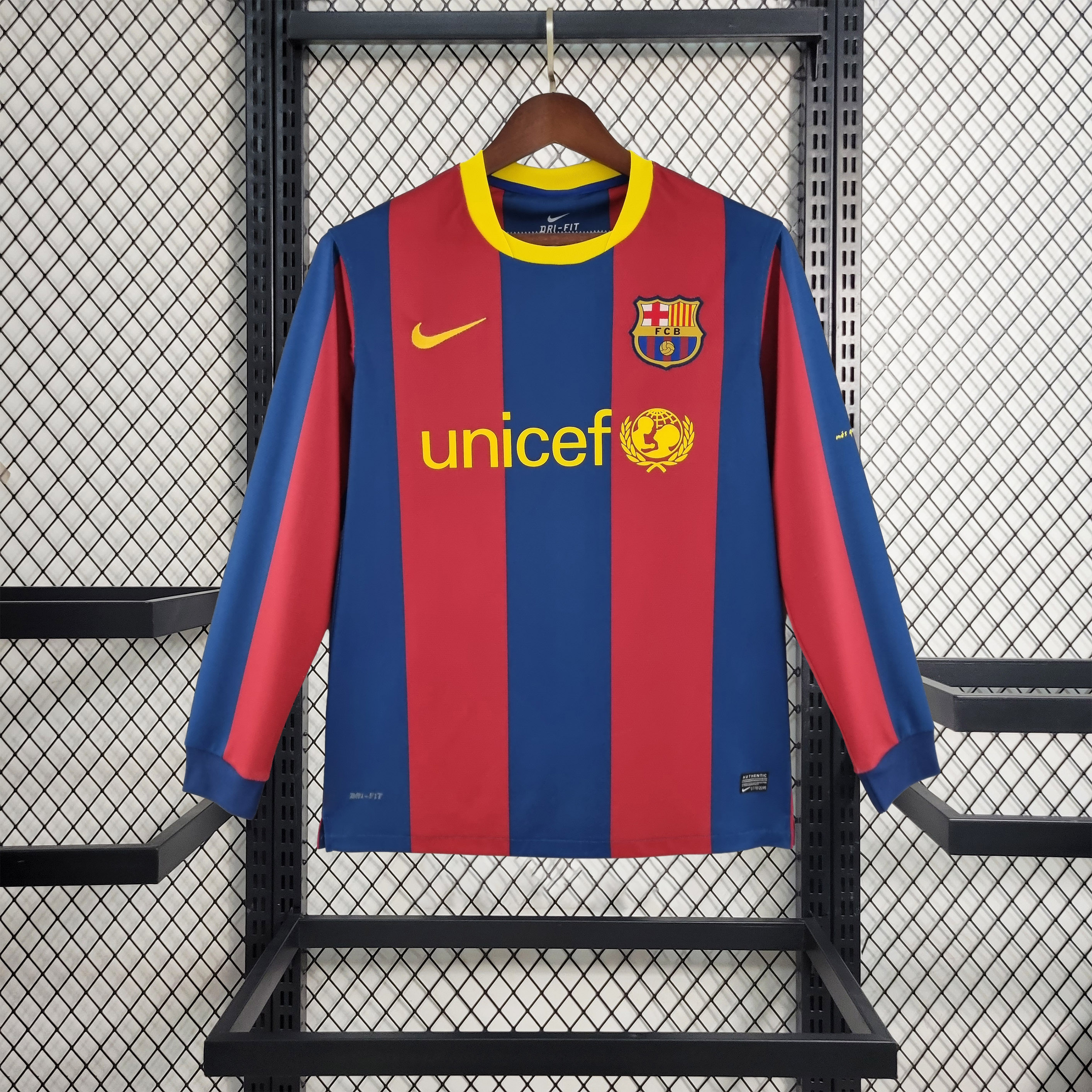 ManixJersey.com | Retro Barcelona 10-11 Home Long Sleeve Jersey -Customize Name, Number and Patch | Worldwide Shipping
