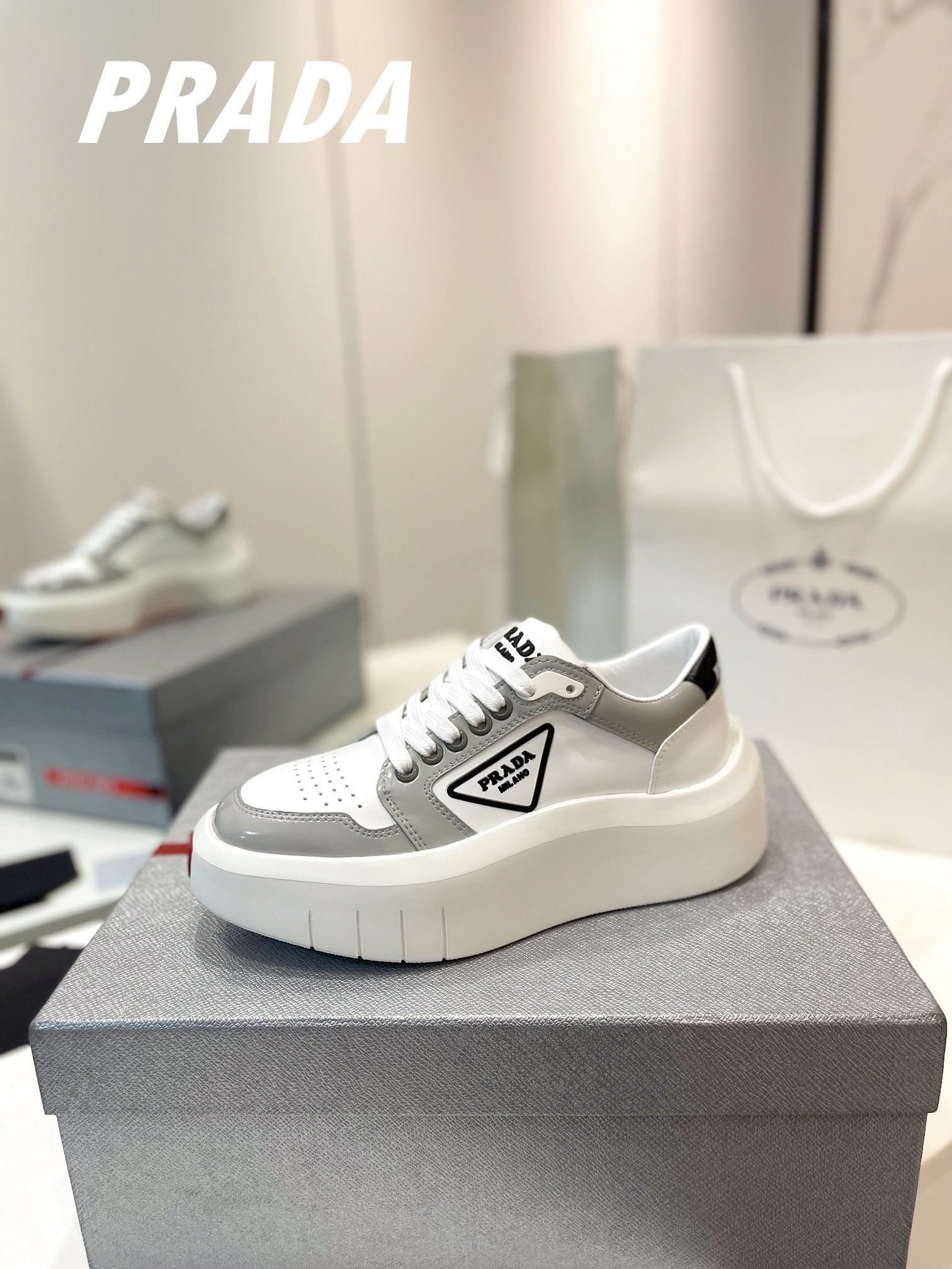 PRA DOWNTOWN THICK-SOLE SNEAKERS WHITE AND GRAY CALFSKIN、mysite、Cacoeks