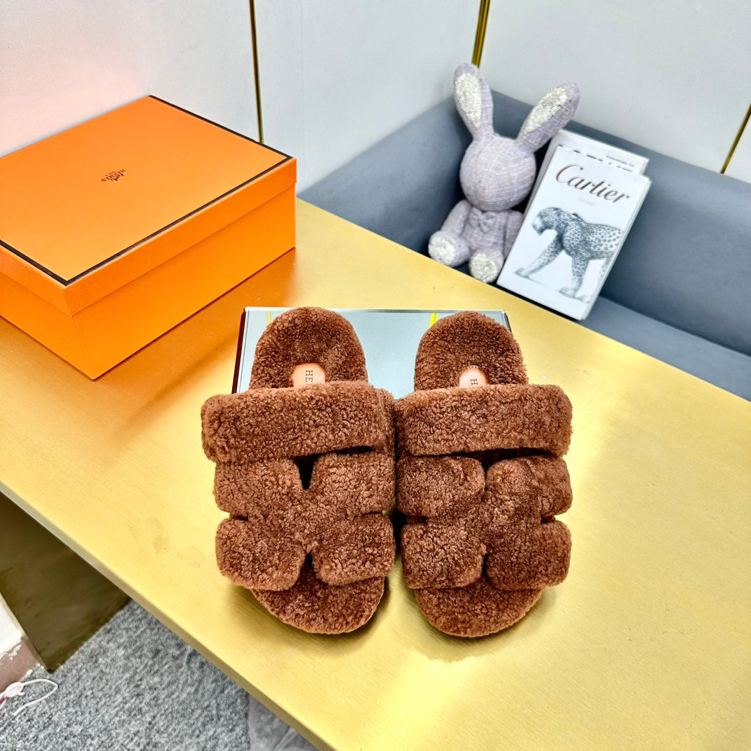 CHYPRE SANDAL IN UMBER BROWN SHEARLING、mysite、Cacoeks